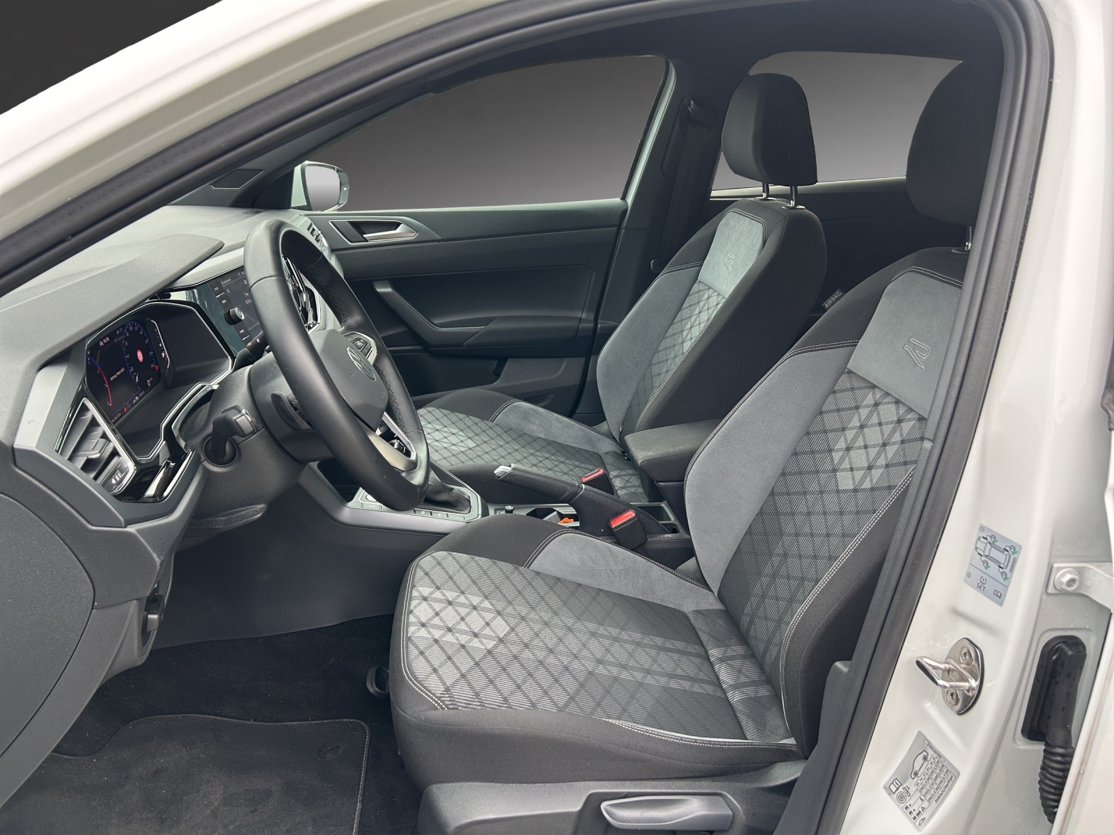 VW Polo 1.0 TSI R-Line DSG-image-5