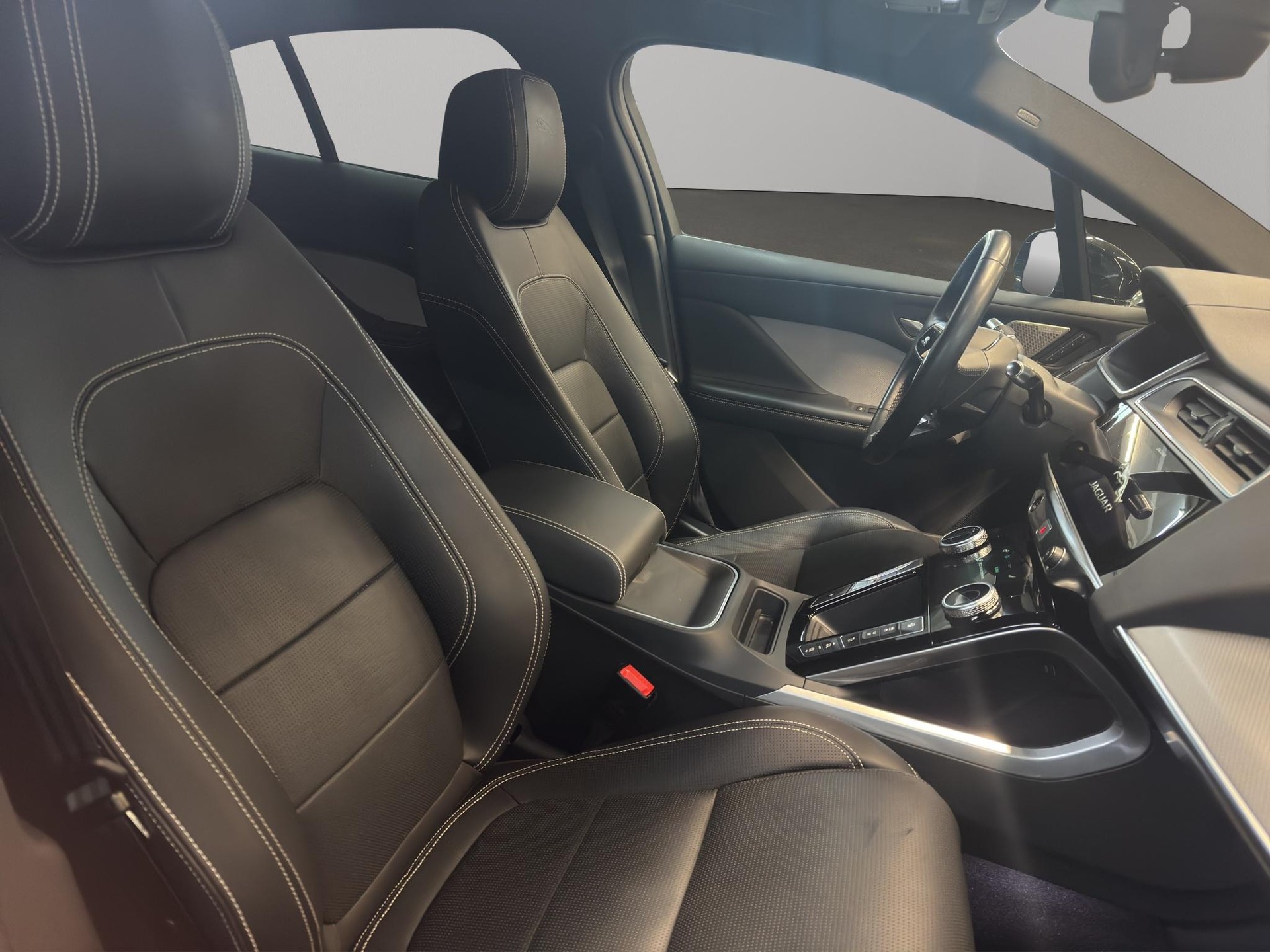 JAGUAR I-Pace EV400 HSE AWD-image-8