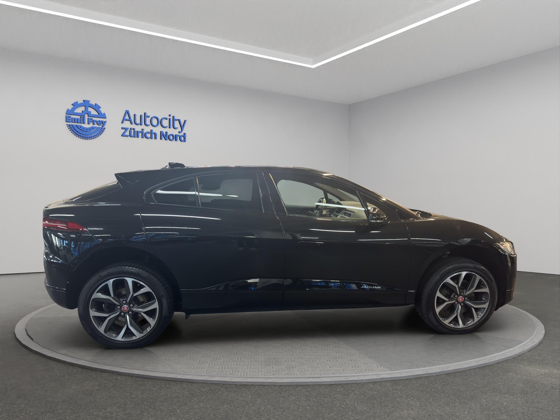 JAGUAR I-Pace EV400 HSE AWD-image-4