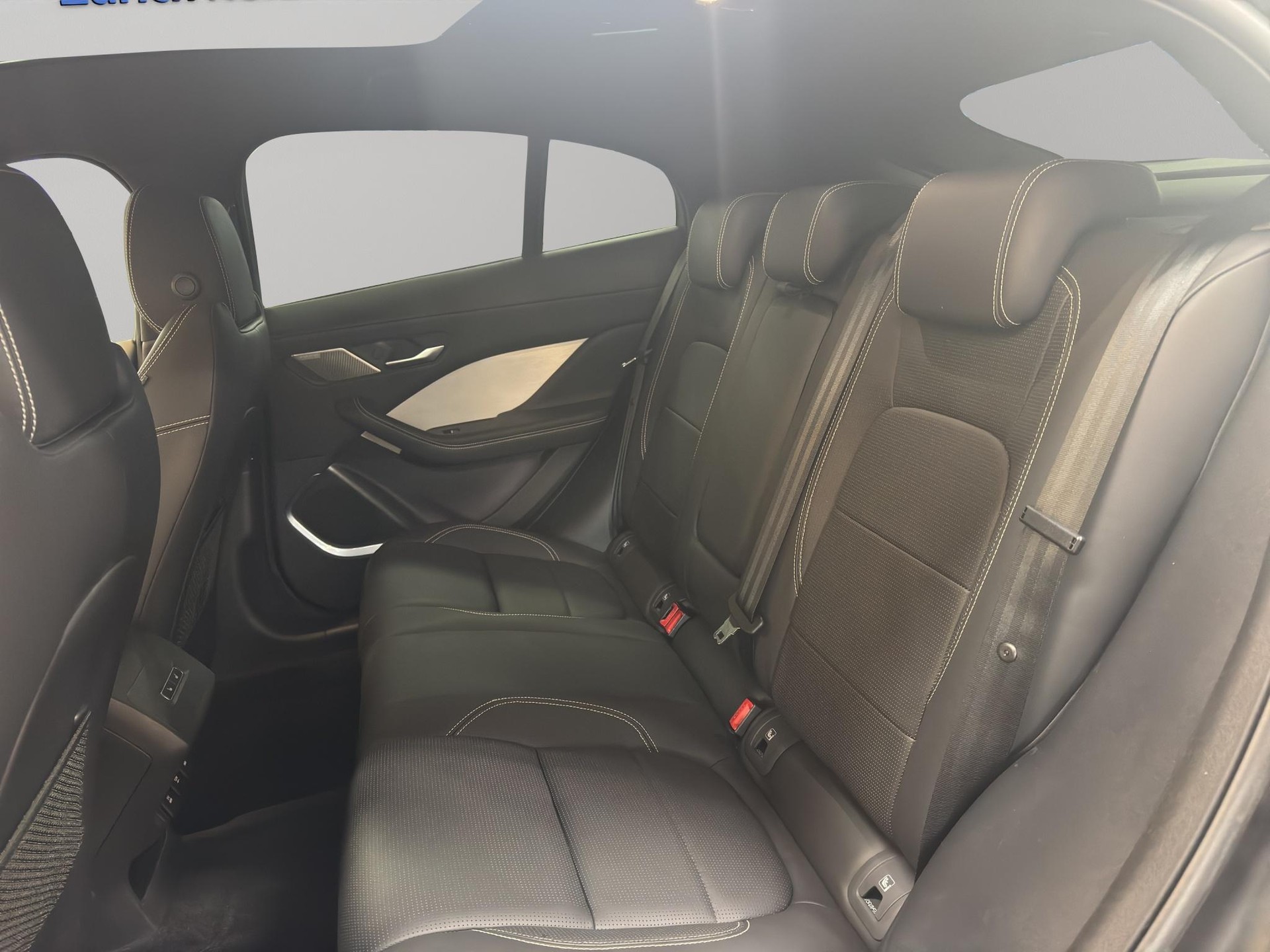 JAGUAR I-Pace EV400 HSE AWD-image-10