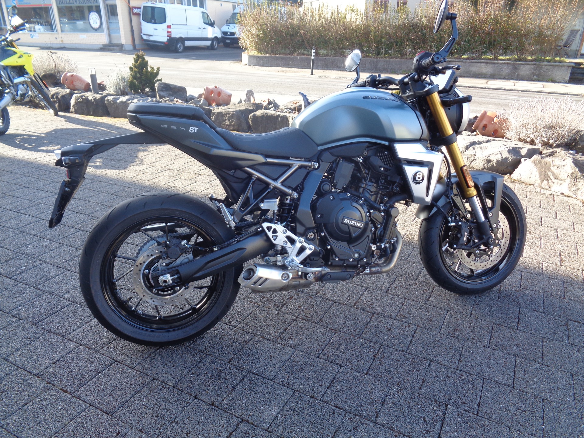SUZUKI GSX-8T-image-1