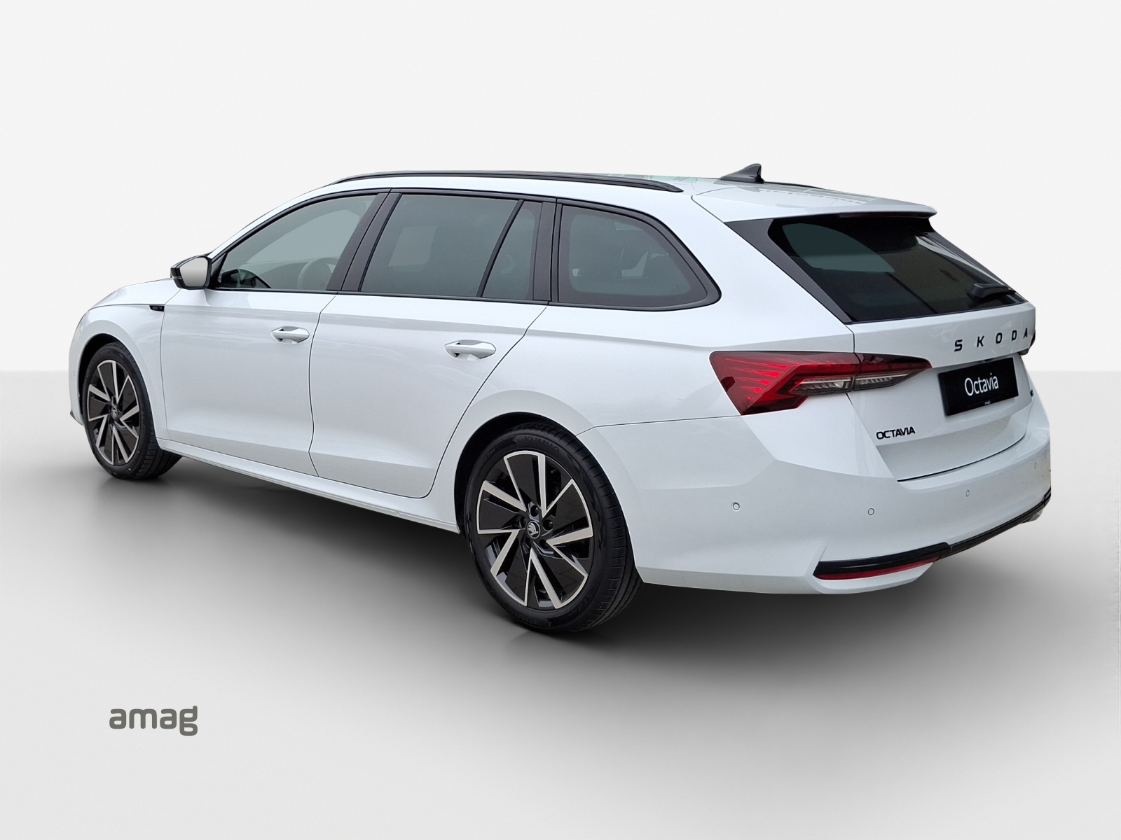 SKODA Octavia Combi 2.0 TSI DSG Sport Line 4x4-image-2