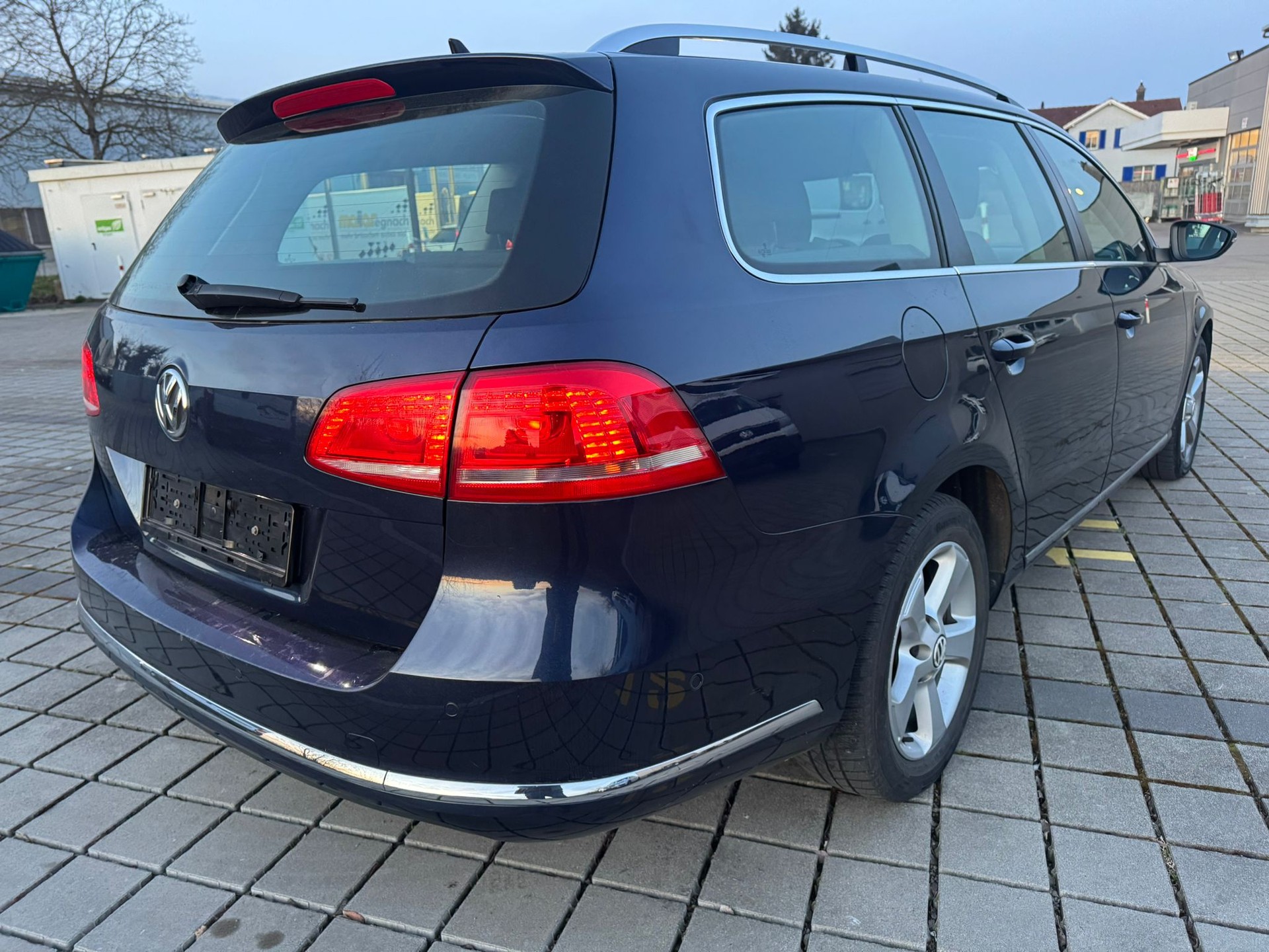 VW Passat Variant 1.8 TSI Comfortline DSG-image-4