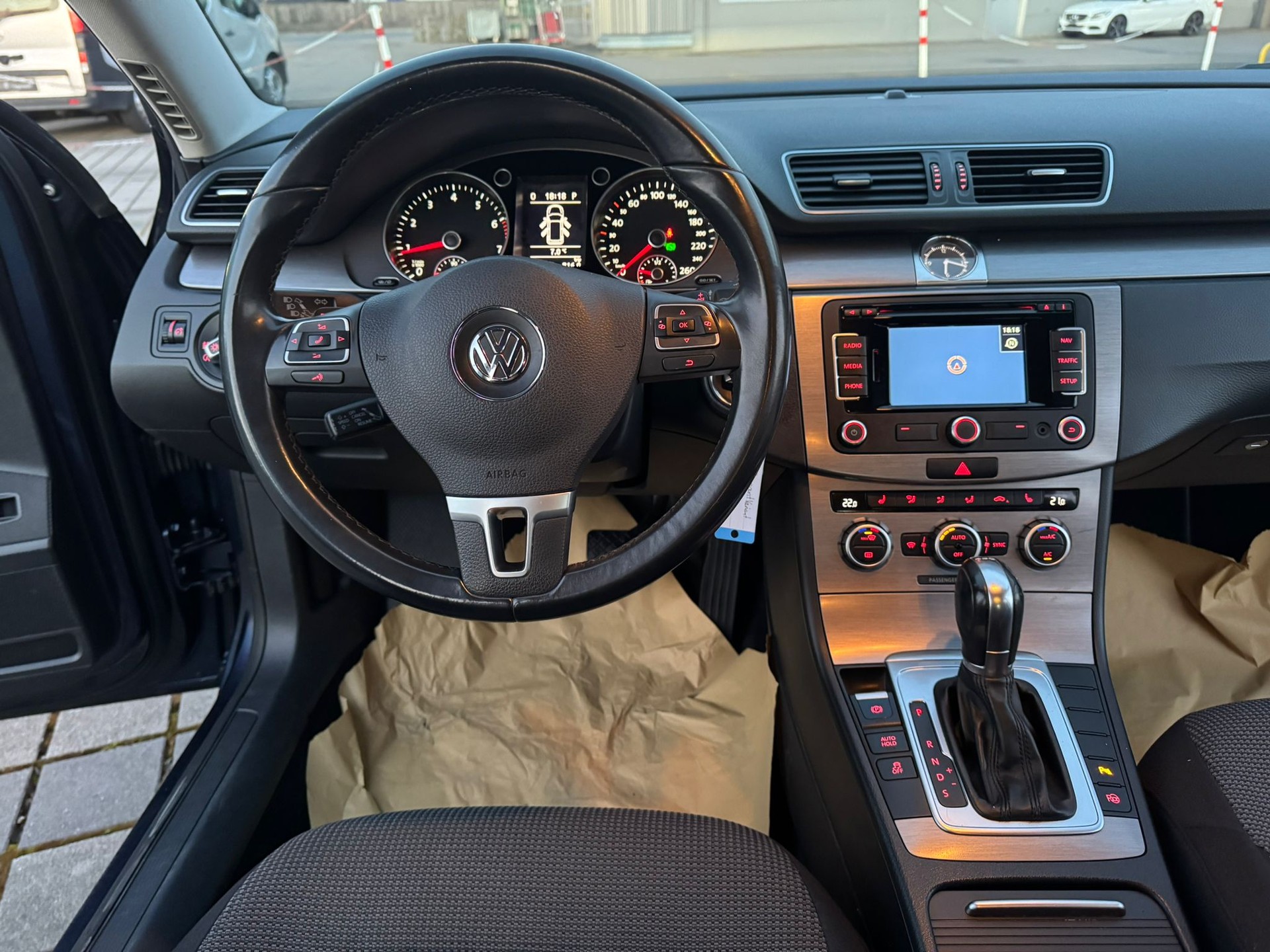 VW Passat Variant 1.8 TSI Comfortline DSG-image-13