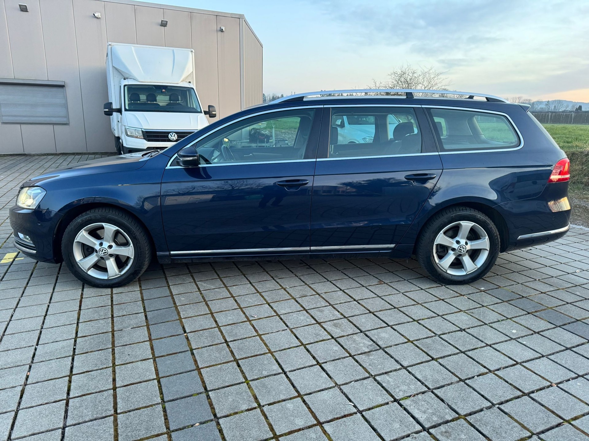 VW Passat Variant 1.8 TSI Comfortline DSG-image-5