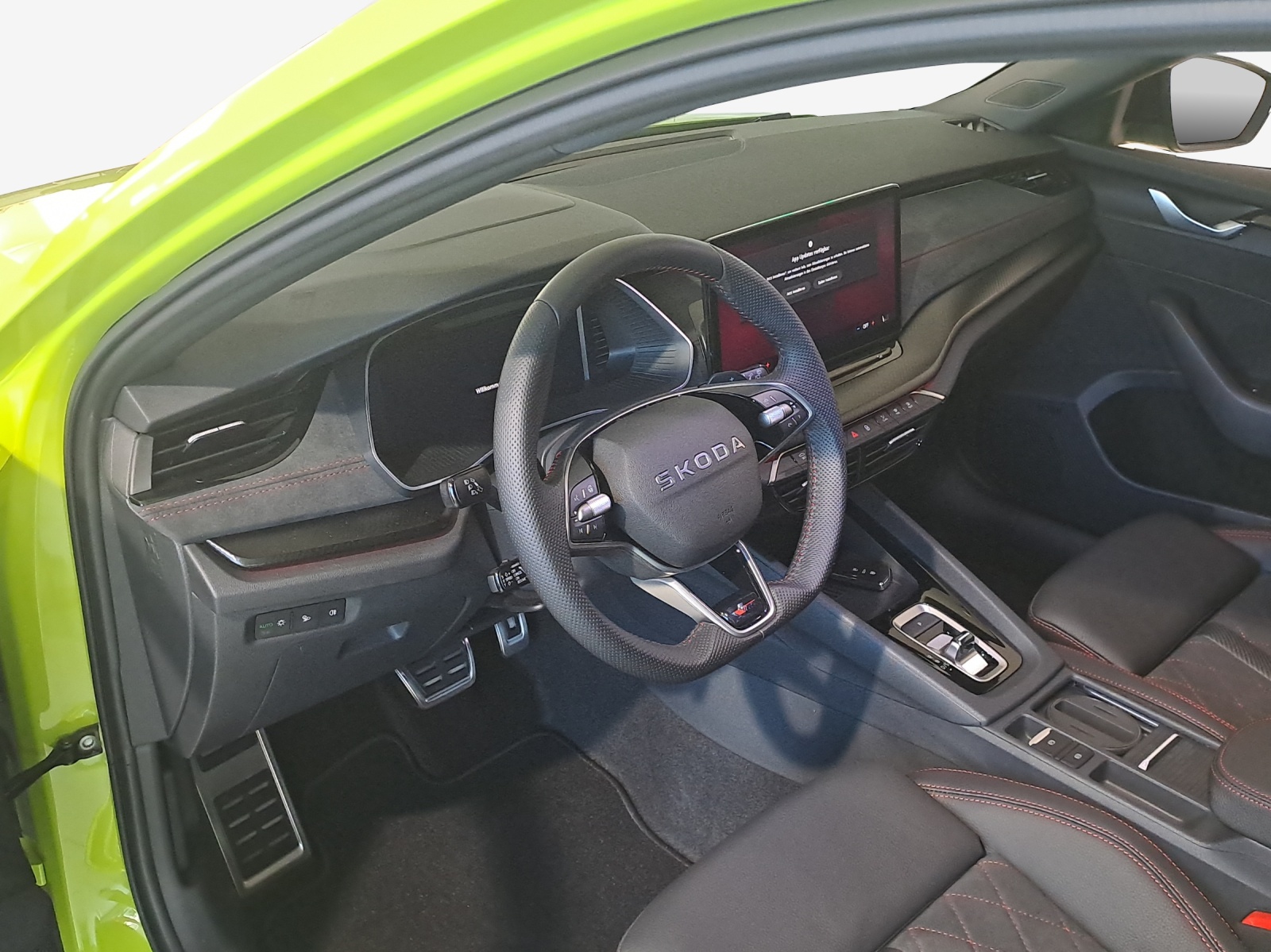 SKODA Octavia Combi 2.0 TSI DSG RS-image-8