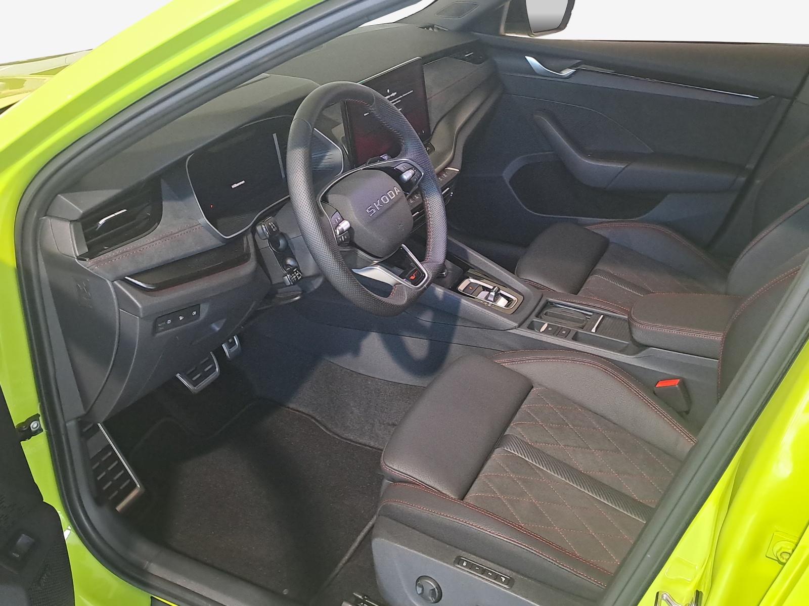 SKODA Octavia Combi 2.0 TSI DSG RS-image-6