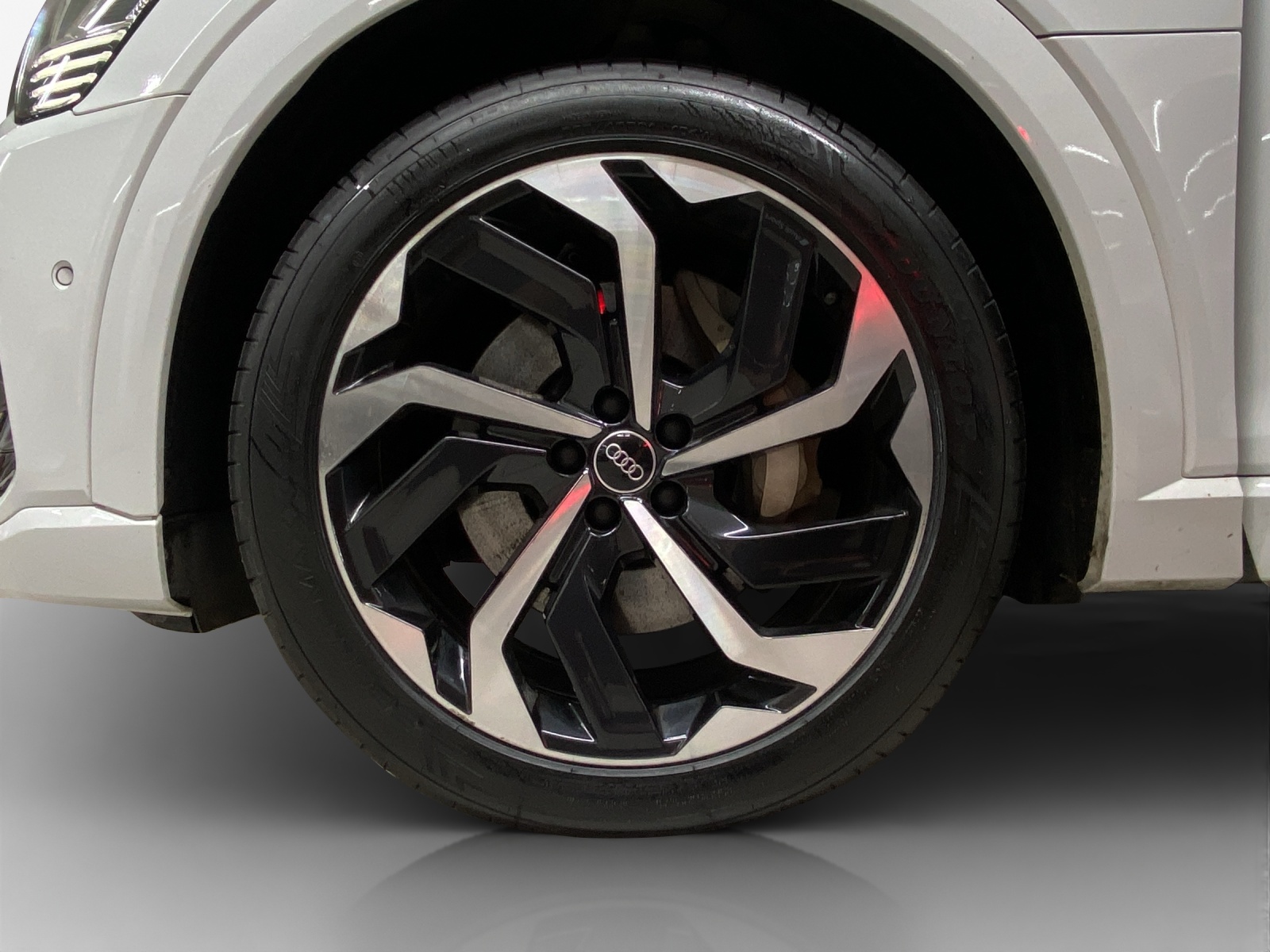 AUDI e-tron 55 Sportback S Line Black Edition quattro-image-16