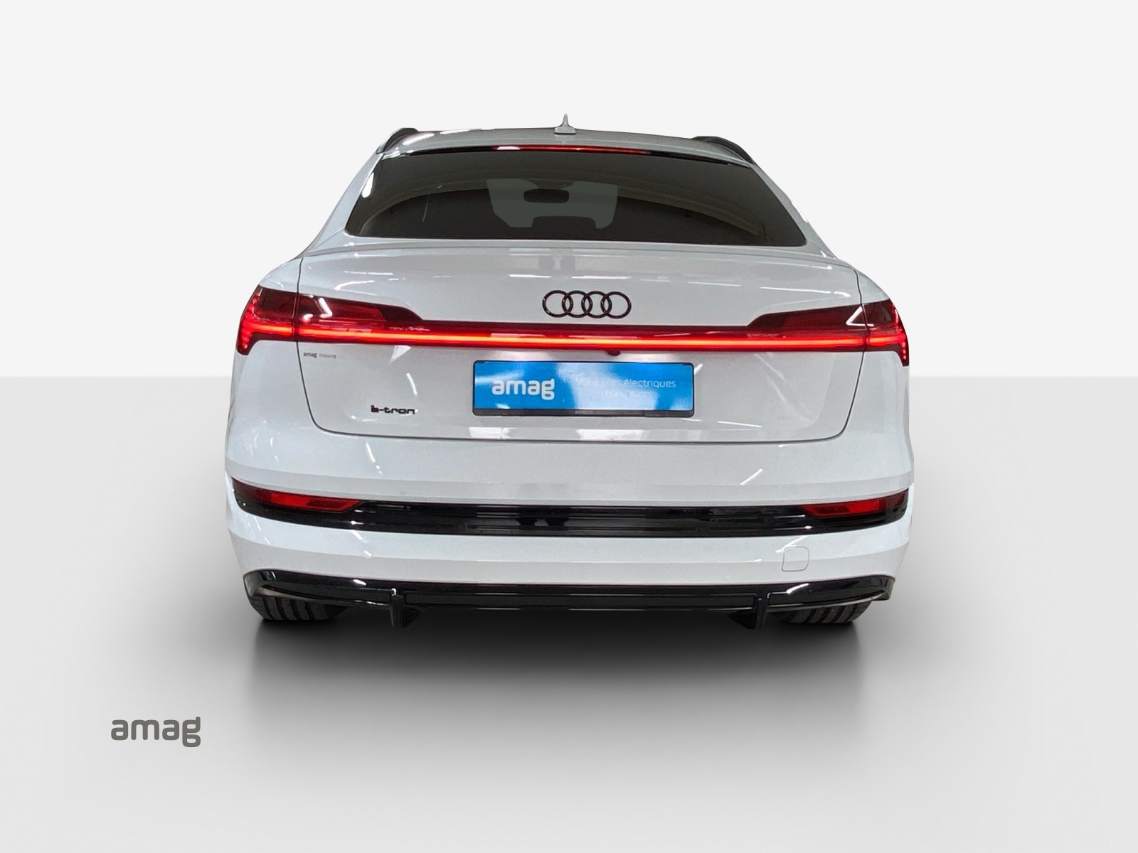 AUDI e-tron 55 Sportback S Line Black Edition quattro-image-4