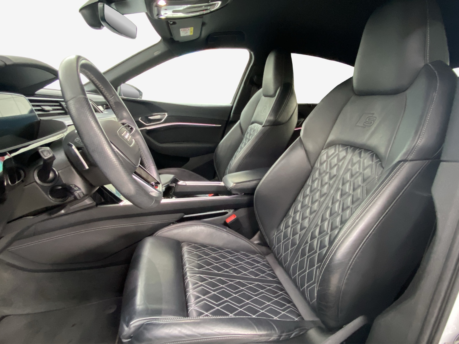 AUDI e-tron 55 Sportback S Line Black Edition quattro-image-8