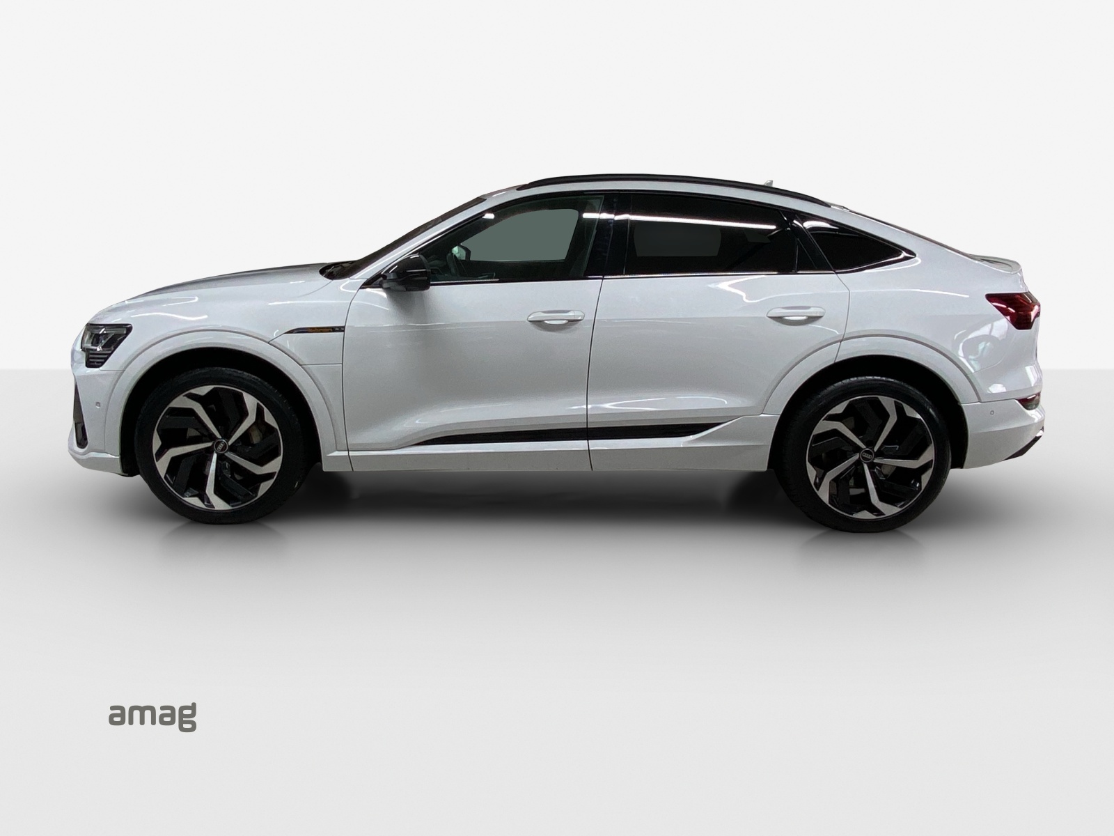 AUDI e-tron 55 Sportback S Line Black Edition quattro-image-1