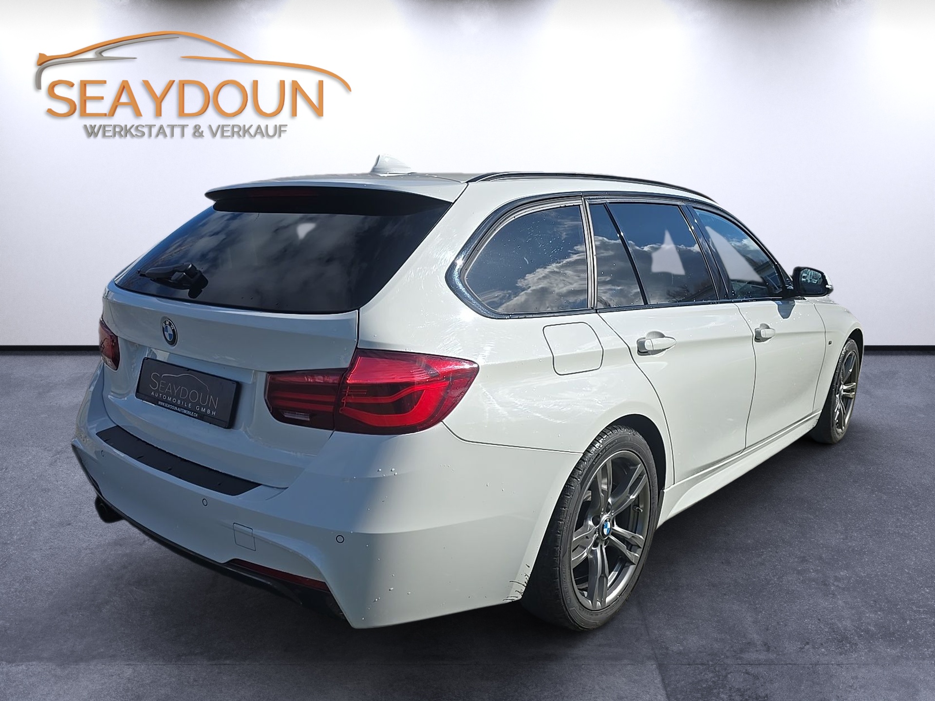 BMW 320d xDrive Touring M Sport Line Steptronic-image-2