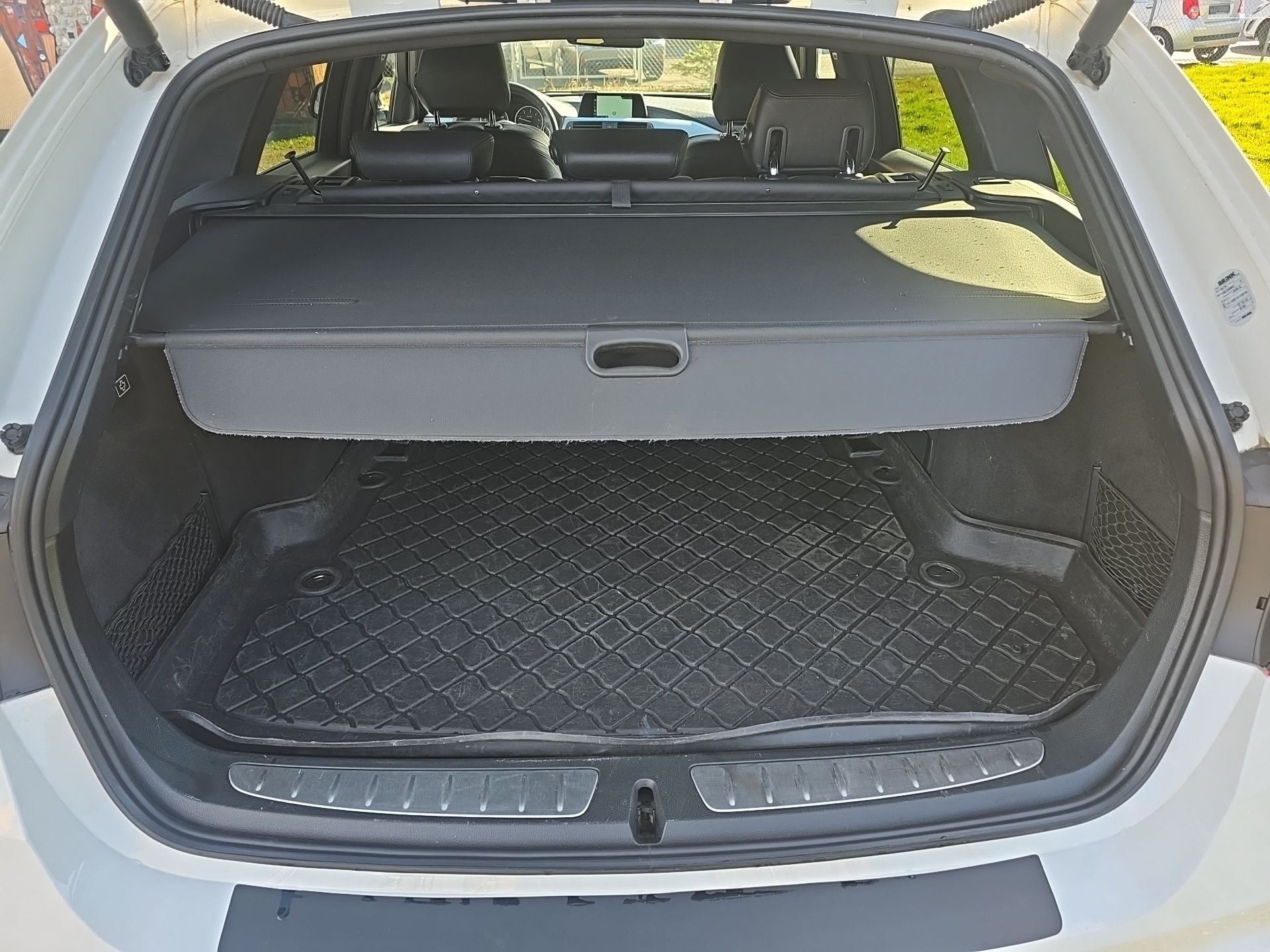 BMW 320d xDrive Touring M Sport Line Steptronic-image-21