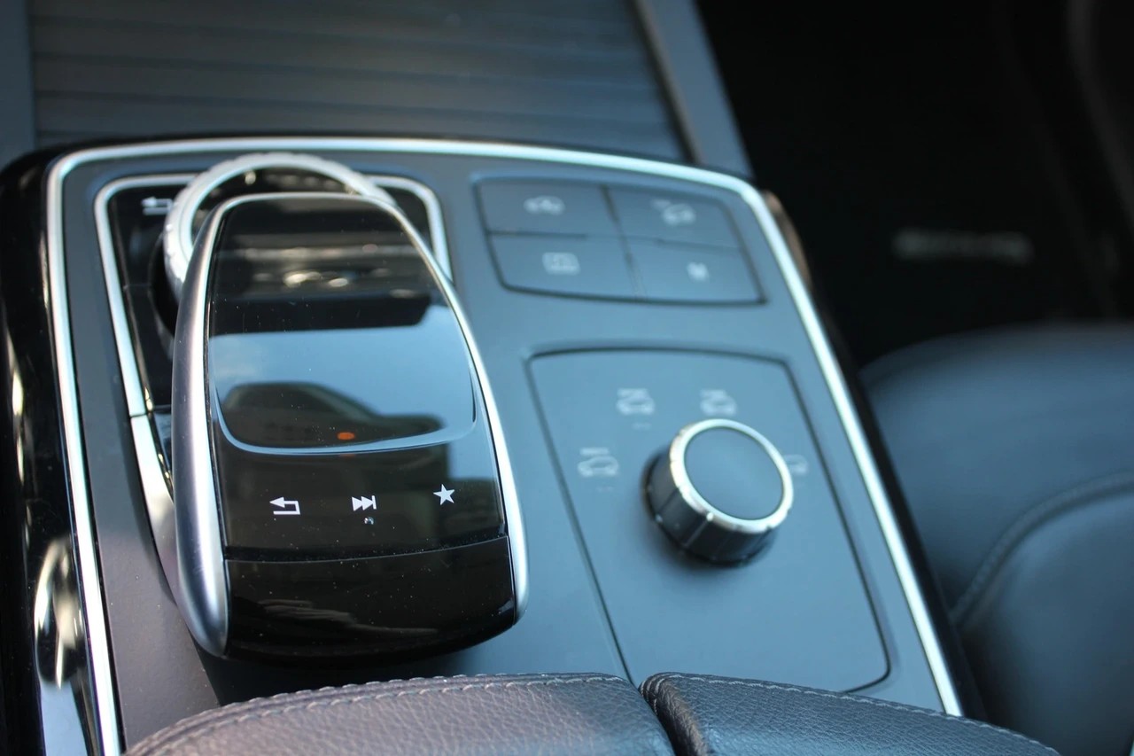 MERCEDES-BENZ GLE 500 e 4Matic 7G-Tronic-image-11
