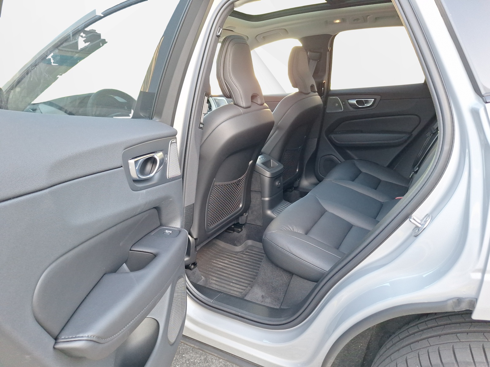 VOLVO XC60 2.0 T8 TE Ultimate Dark eAWD-image-7