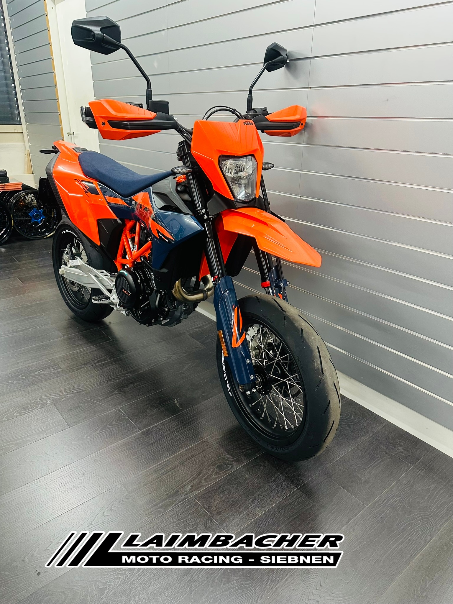 KTM 690 SMC R ABS (35 kW)-showroom-element-2