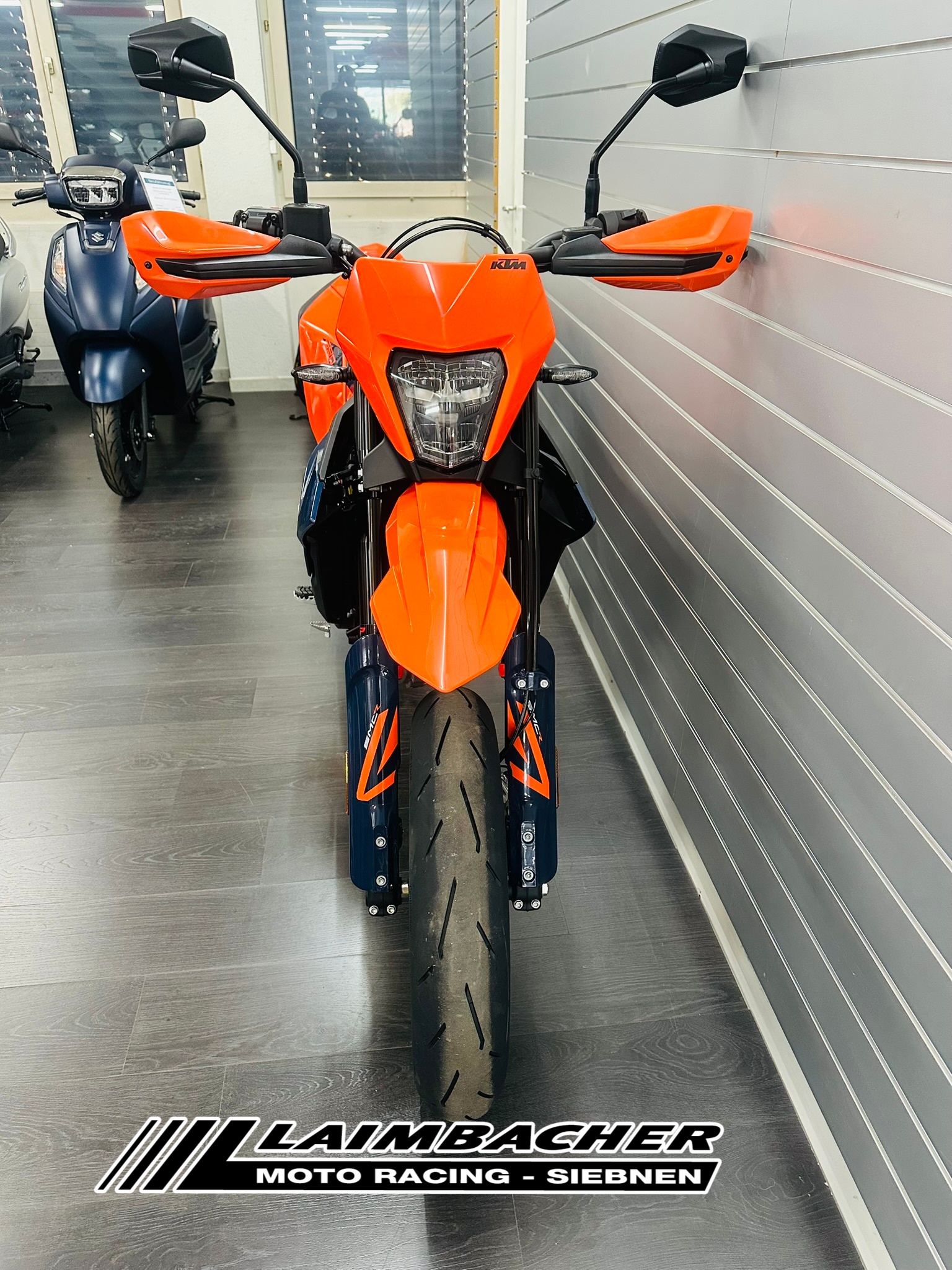 KTM 690 SMC R ABS (35 kW)-showroom-element-3