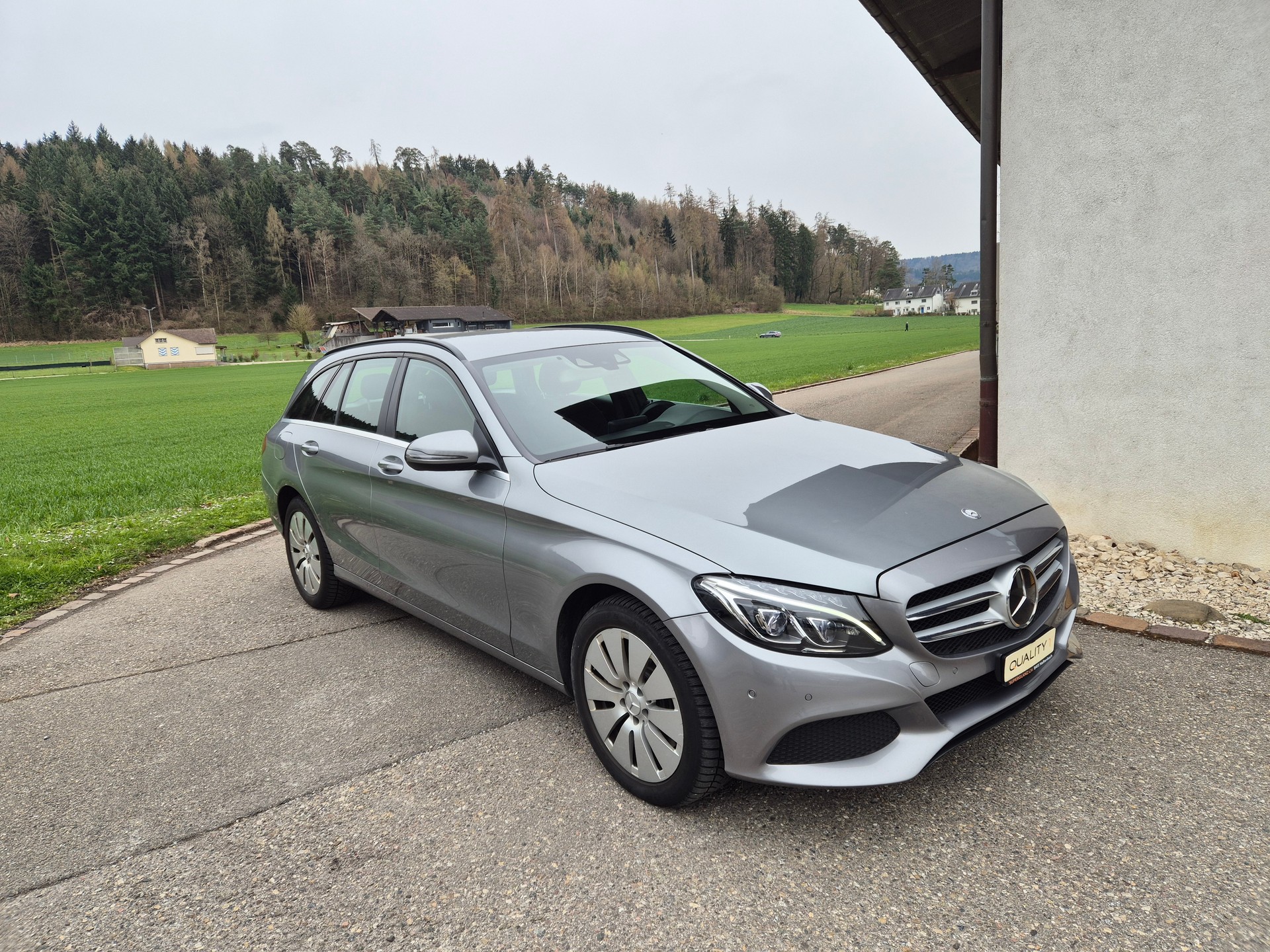 MERCEDES-BENZ C 250 d Exclusive 4Matic 9G-Tronic-image-17