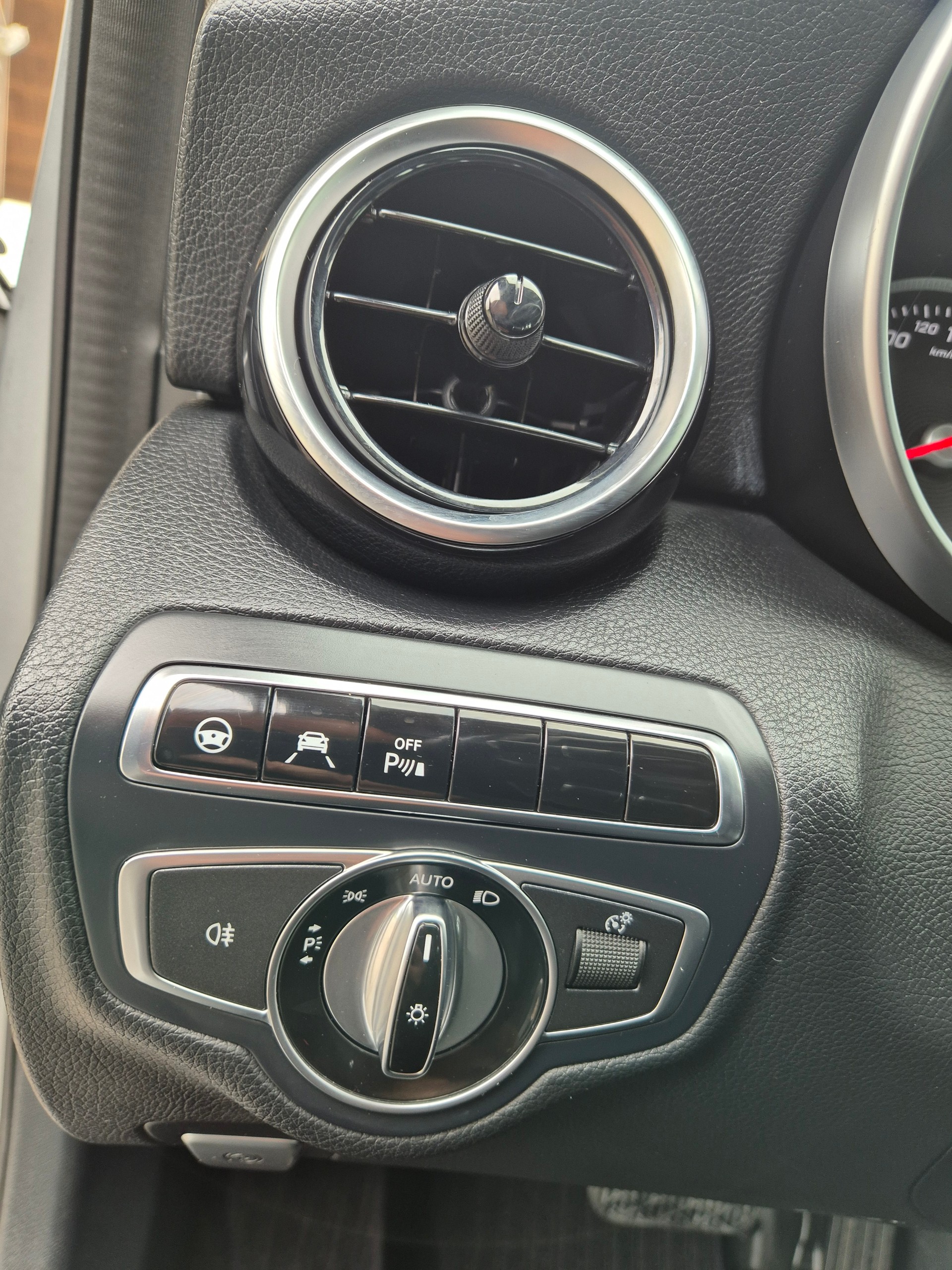 MERCEDES-BENZ C 250 d Exclusive 4Matic 9G-Tronic-image-11