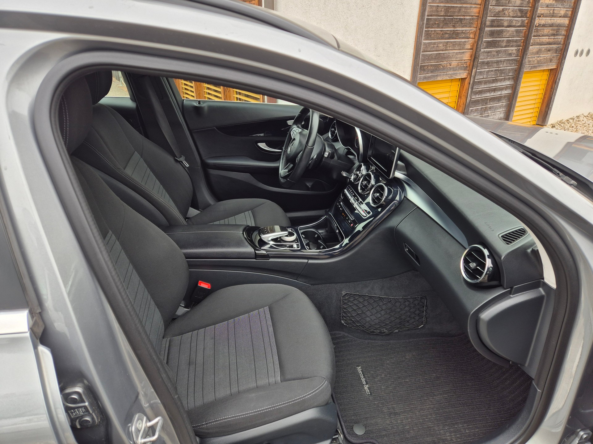 MERCEDES-BENZ C 250 d Exclusive 4Matic 9G-Tronic-image-4