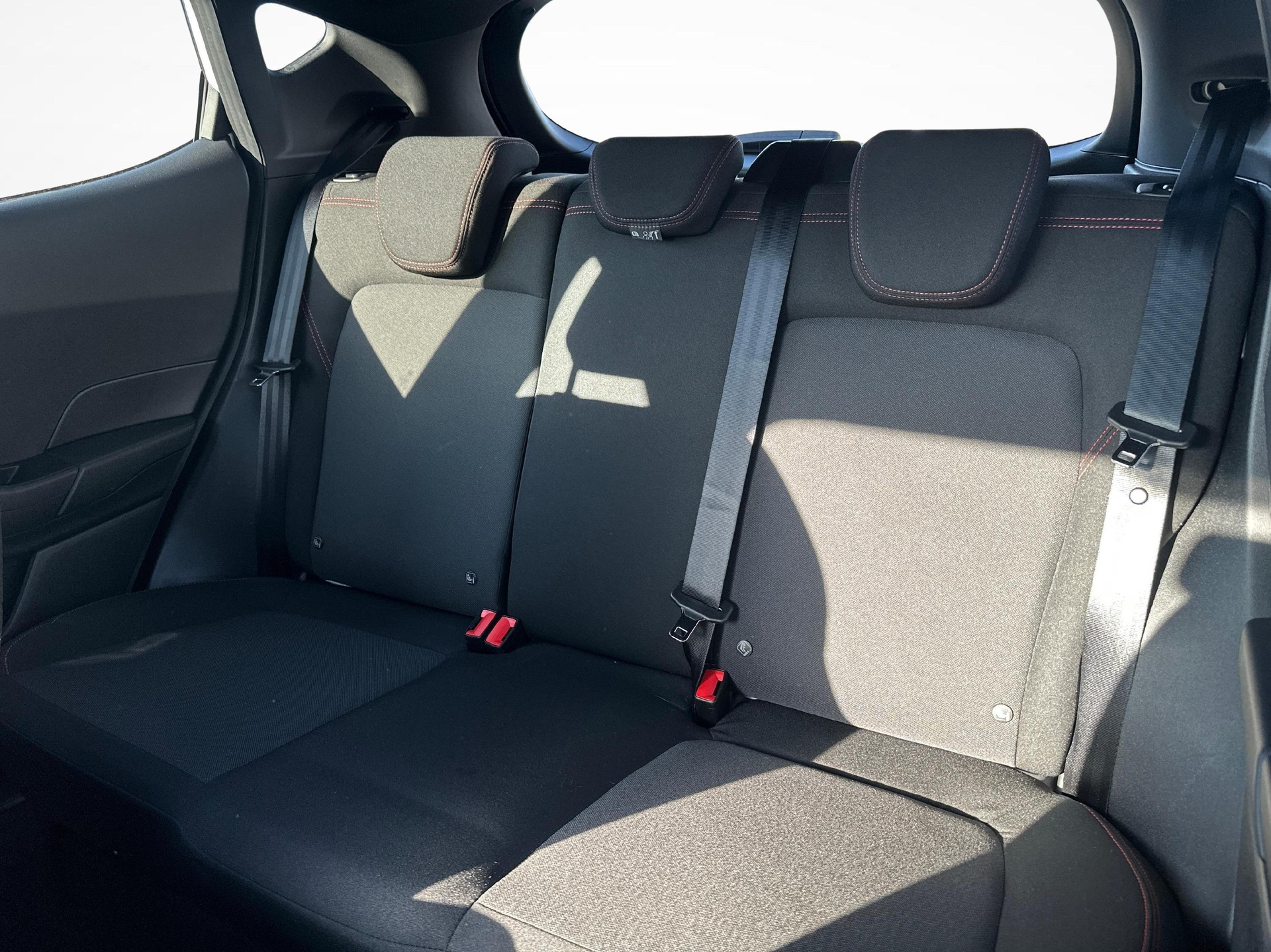 FORD Fiesta 1.0 EcoB Hybrid ST-Line-image-10