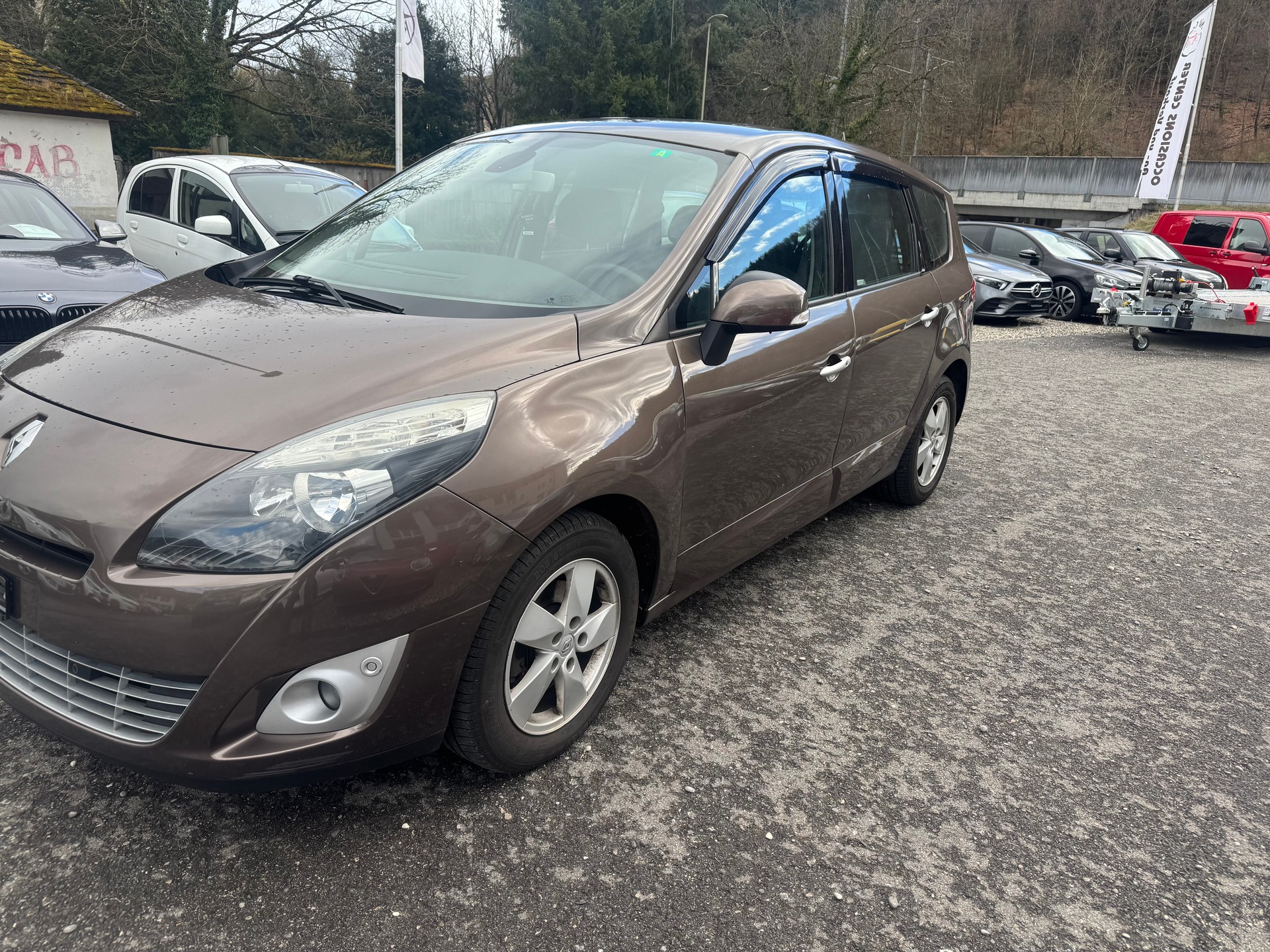 RENAULT Grand Scénic 1.9 dCi Dynamique-image-1