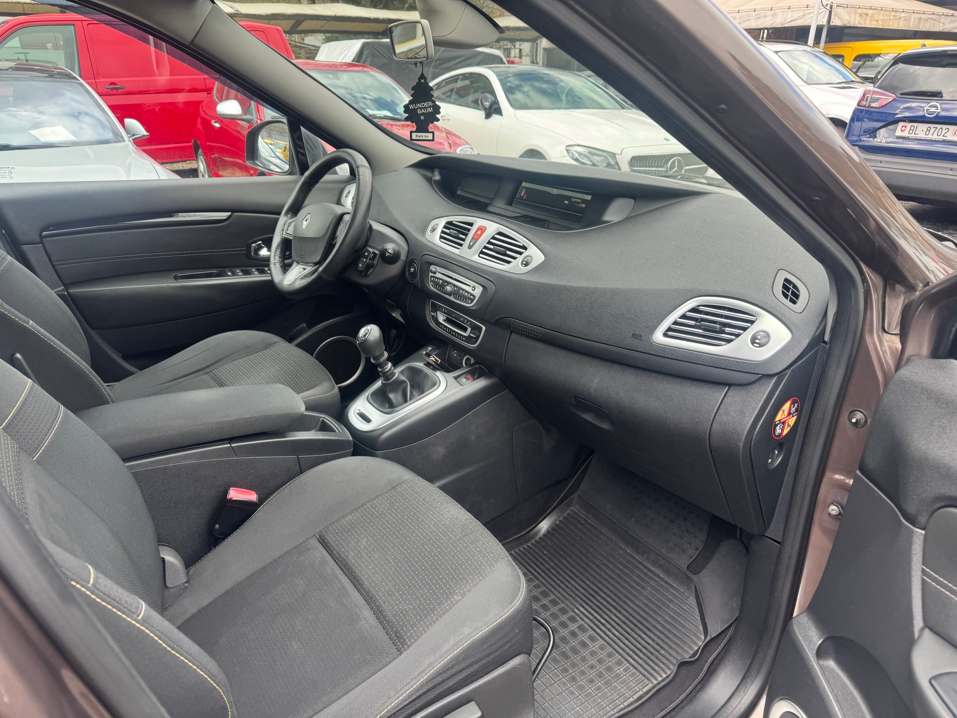 RENAULT Grand Scénic 1.9 dCi Dynamique-image-3