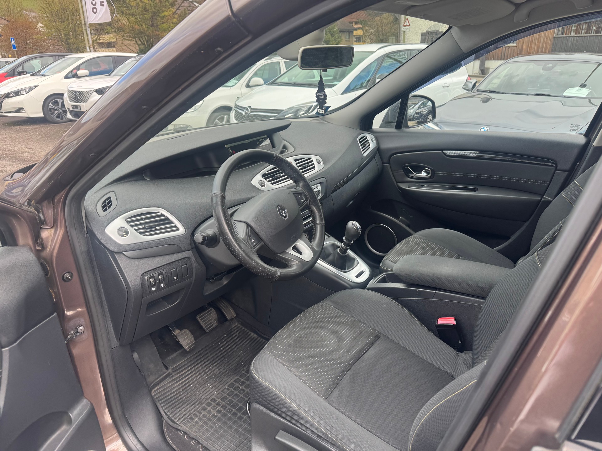 RENAULT Grand Scénic 1.9 dCi Dynamique-image-8