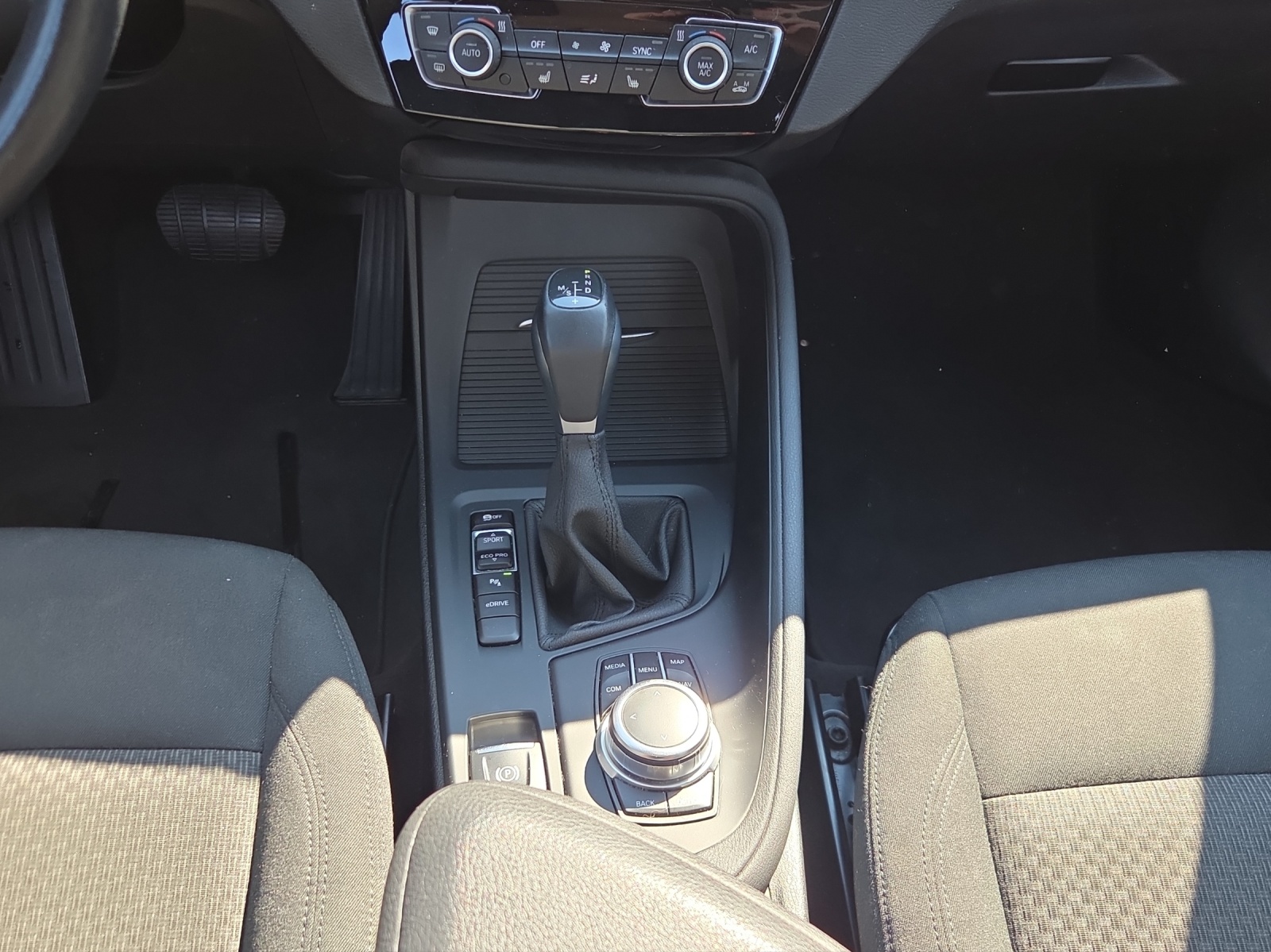 BMW X1 xDrive 25e Steptronic-image-13