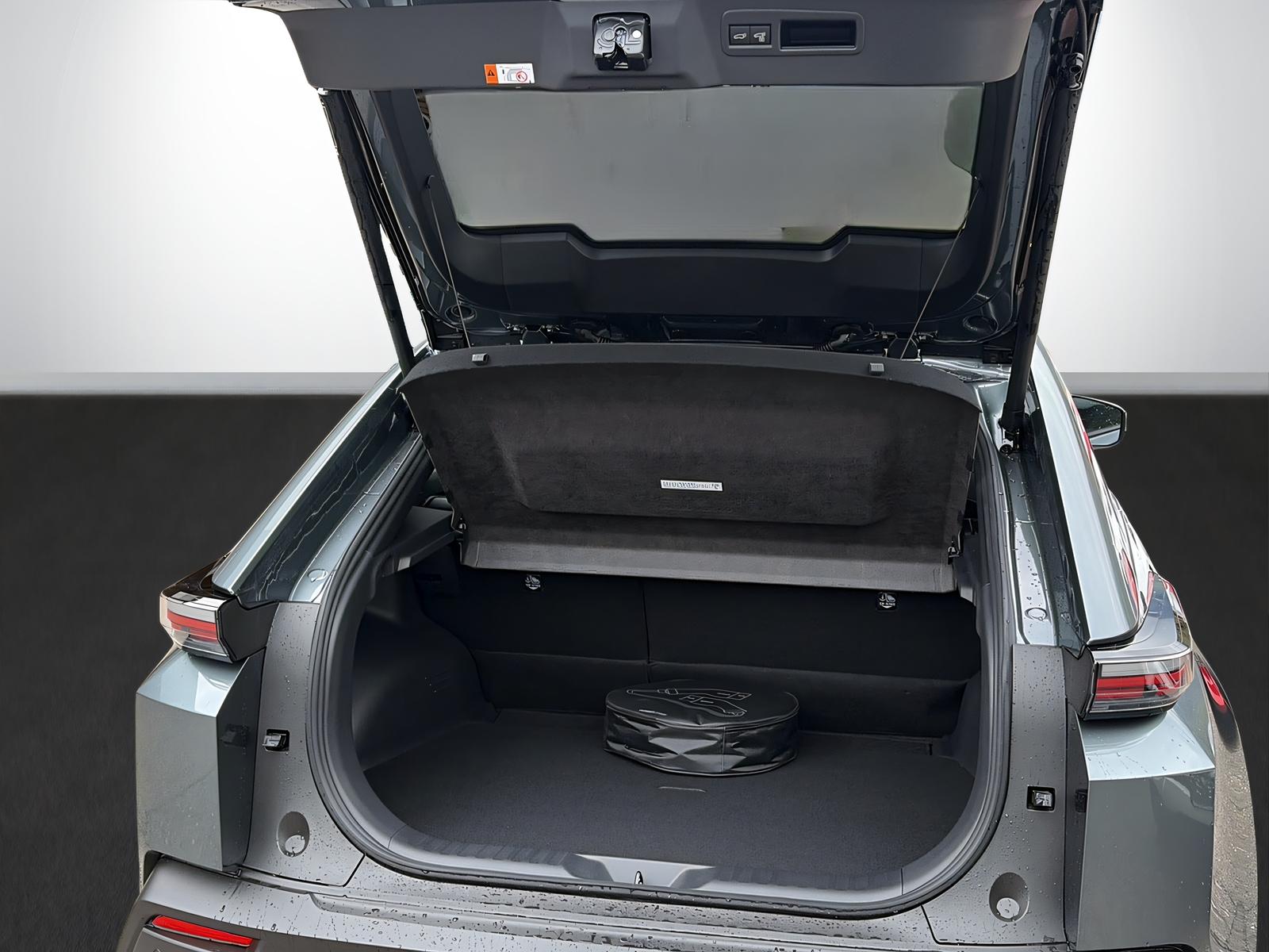 TOYOTA C-HR+ Style AWD-image-8