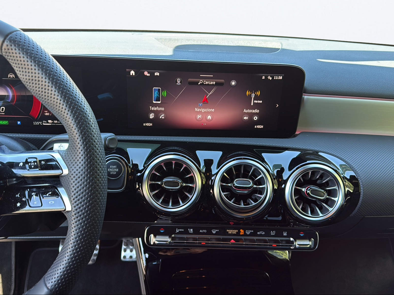 MERCEDES-BENZ A 250 e EQ Star 8G-DCT-image-12