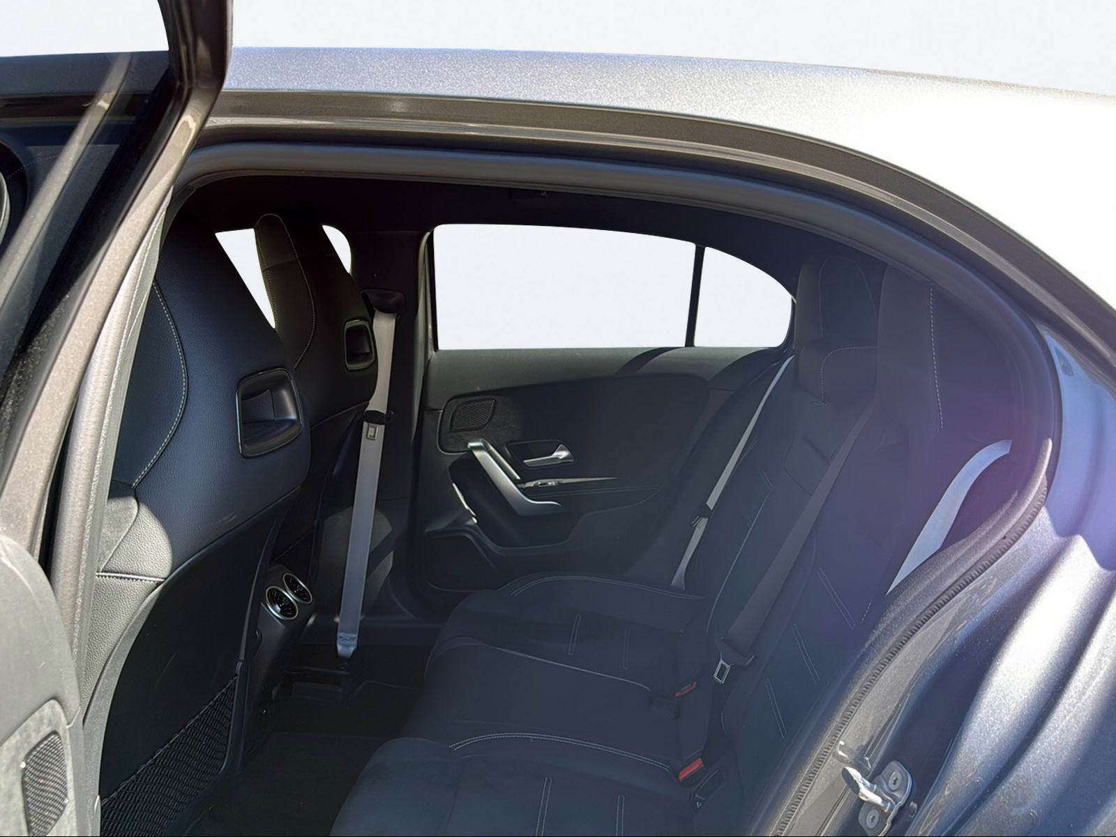 MERCEDES-BENZ A 250 e EQ Star 8G-DCT-image-13