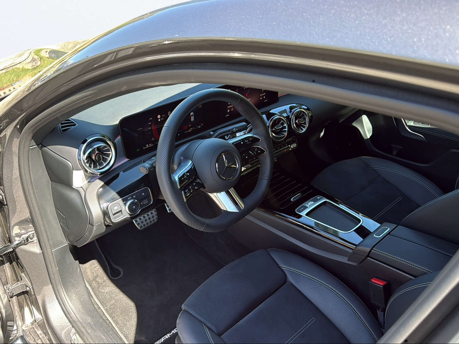 MERCEDES-BENZ A 250 e EQ Star 8G-DCT-image-10
