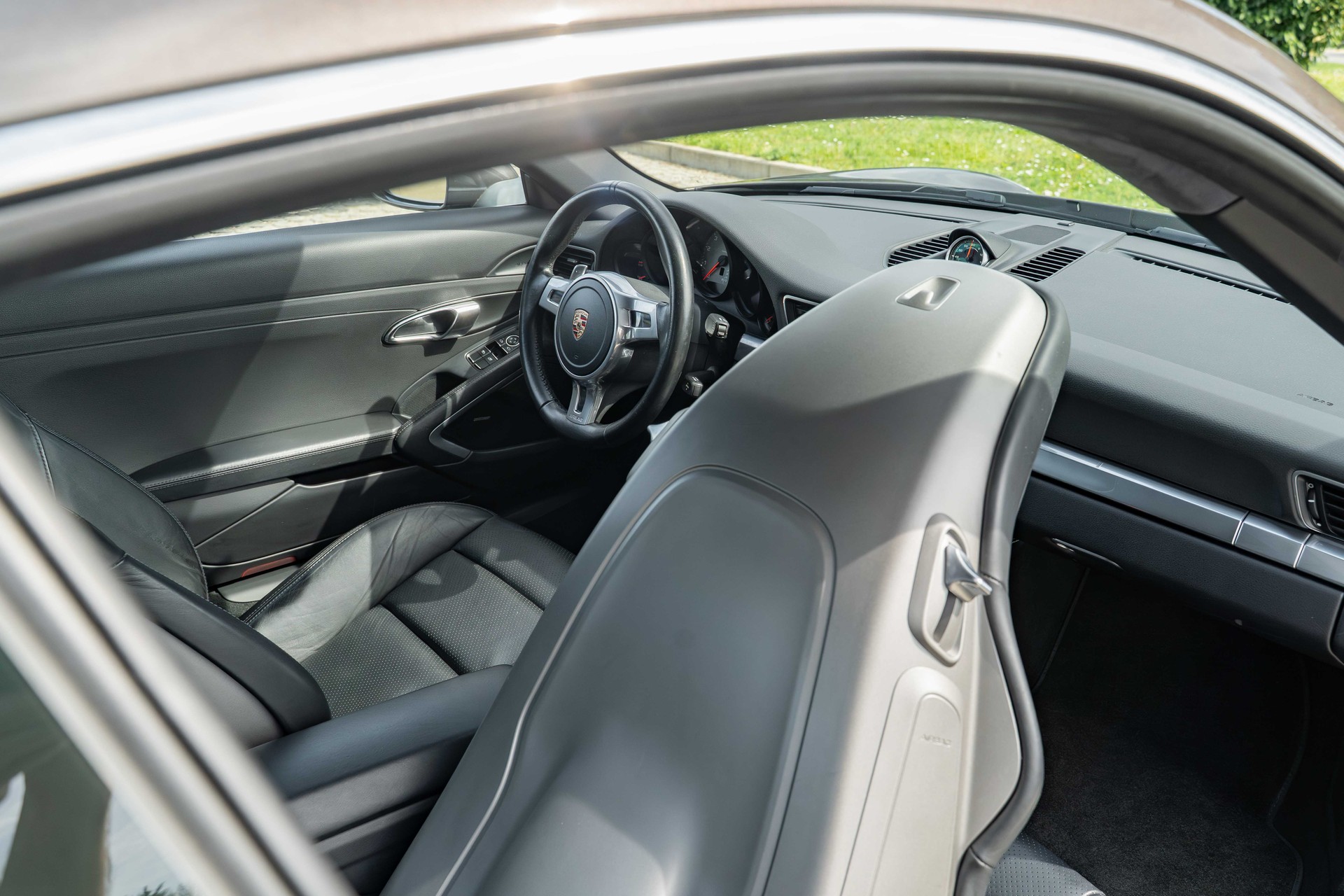 PORSCHE 911 Carrera S-image-10