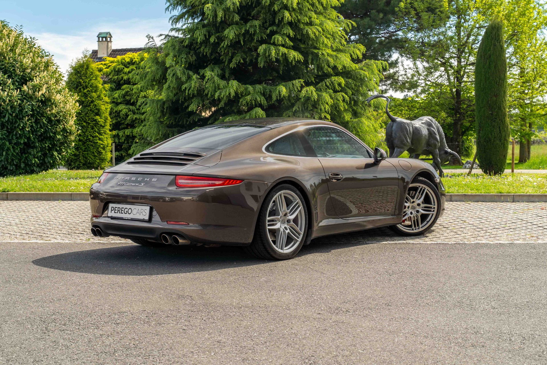 PORSCHE 911 Carrera S-image-2