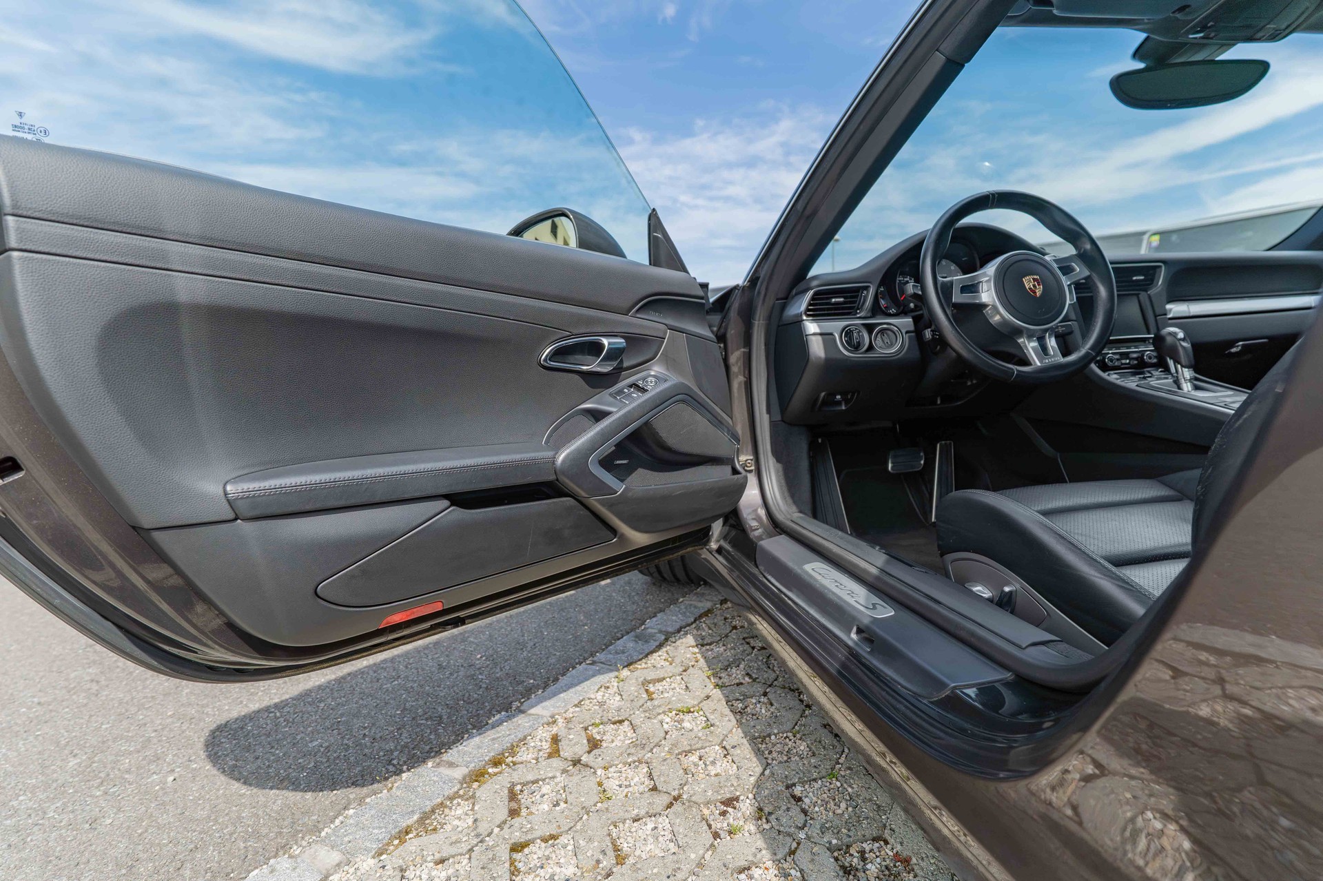 PORSCHE 911 Carrera S-image-8