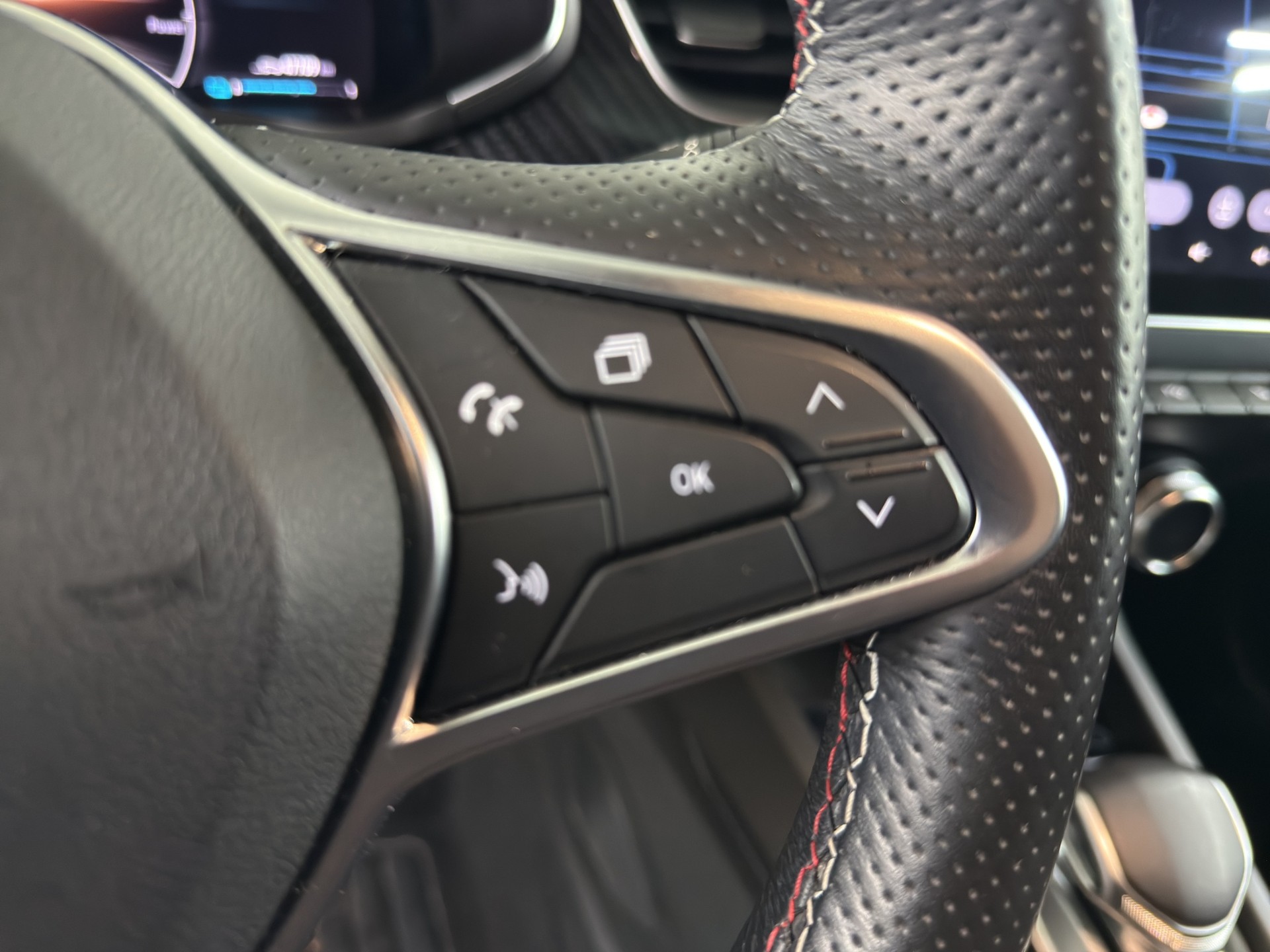 RENAULT Arkana 1.6 E-Tech R.S.Line-image-18