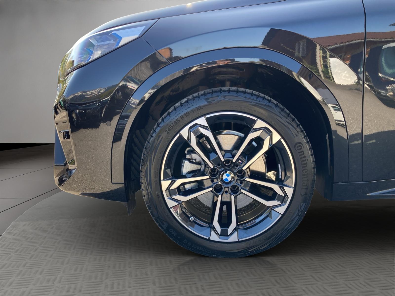 BMW iX2 30 xDrive-image-16