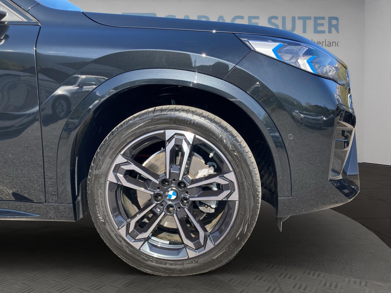 BMW iX2 30 xDrive-image-17