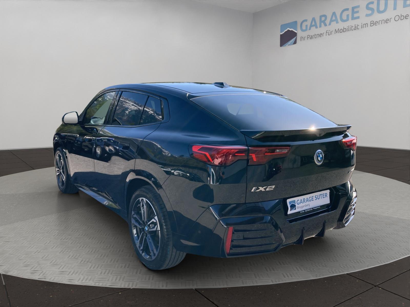 BMW iX2 30 xDrive-image-2