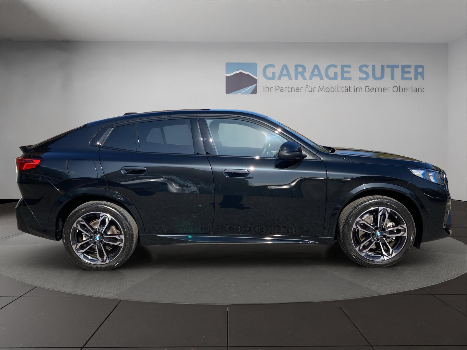 BMW iX2 30 xDrive-image-5