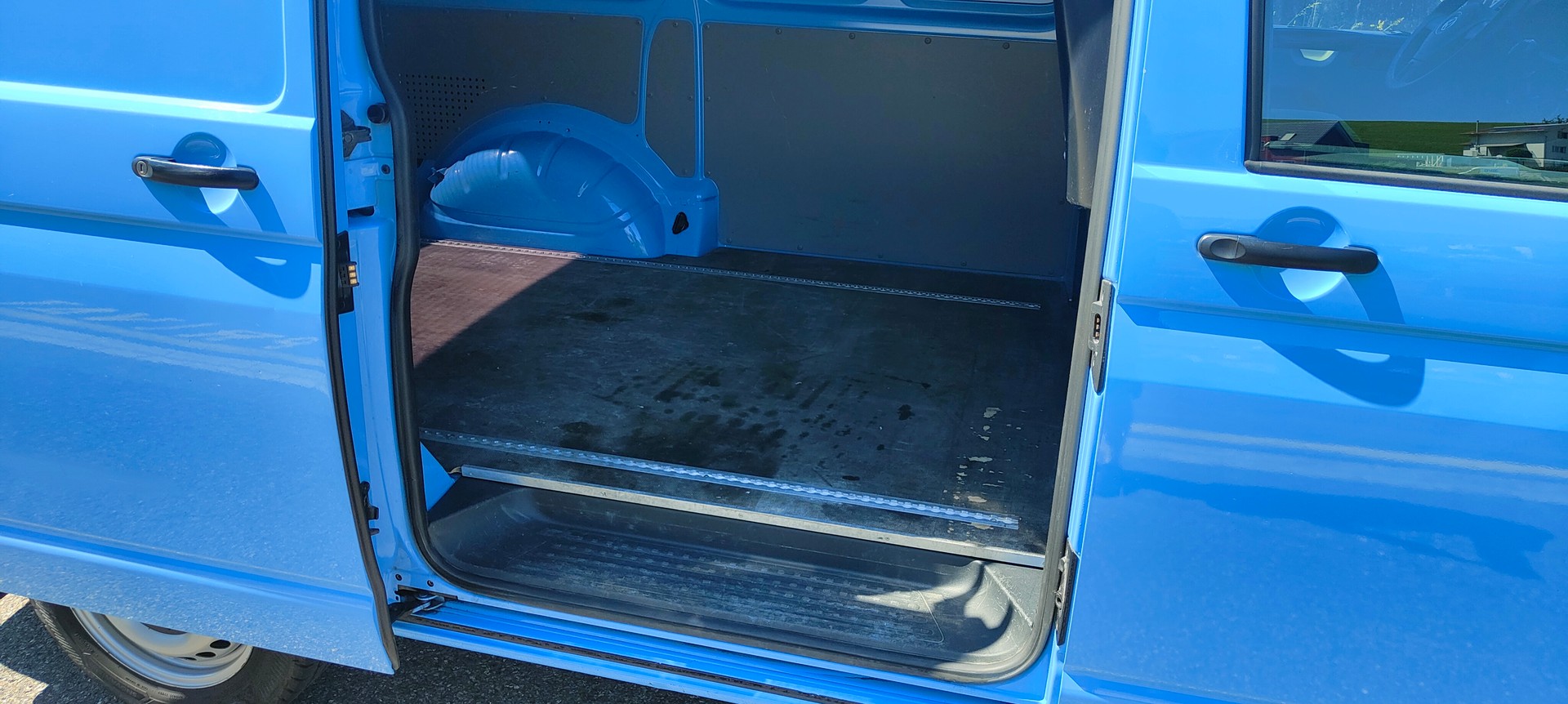 VW T5 2.0 TDI-image-11