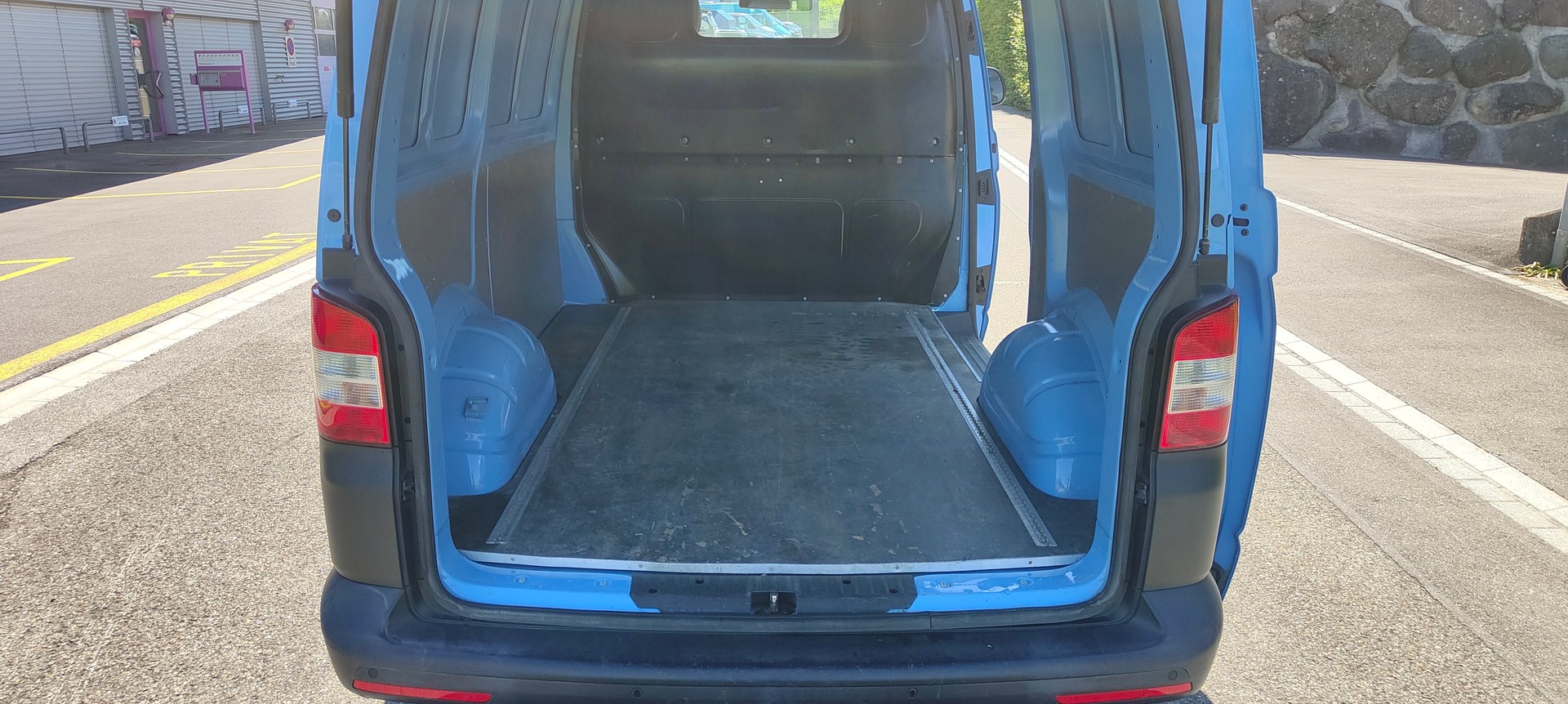 VW T5 2.0 TDI-image-13