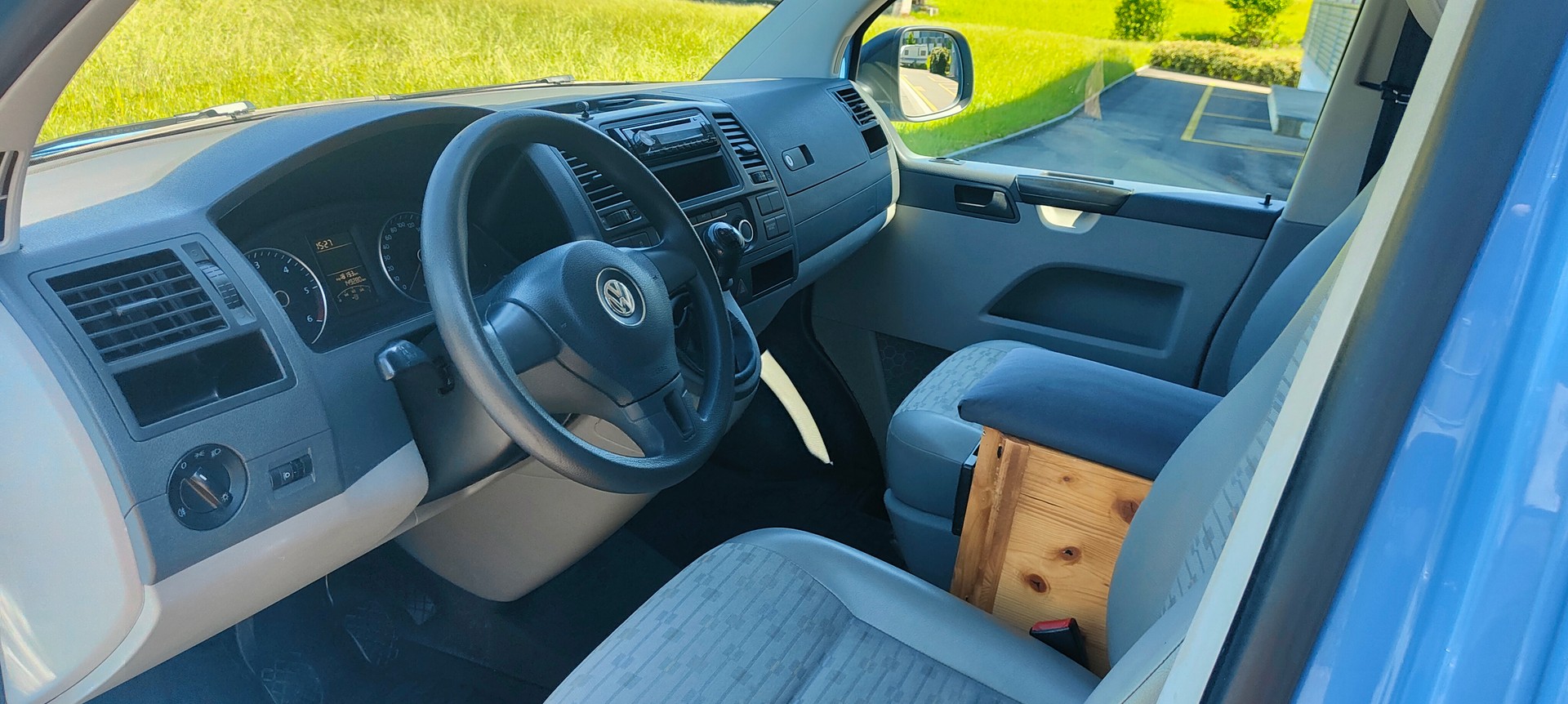VW T5 2.0 TDI-image-6
