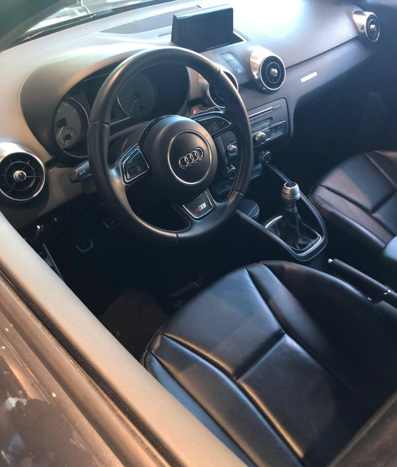 AUDI S1 2.0 TFSI quattro-image-4