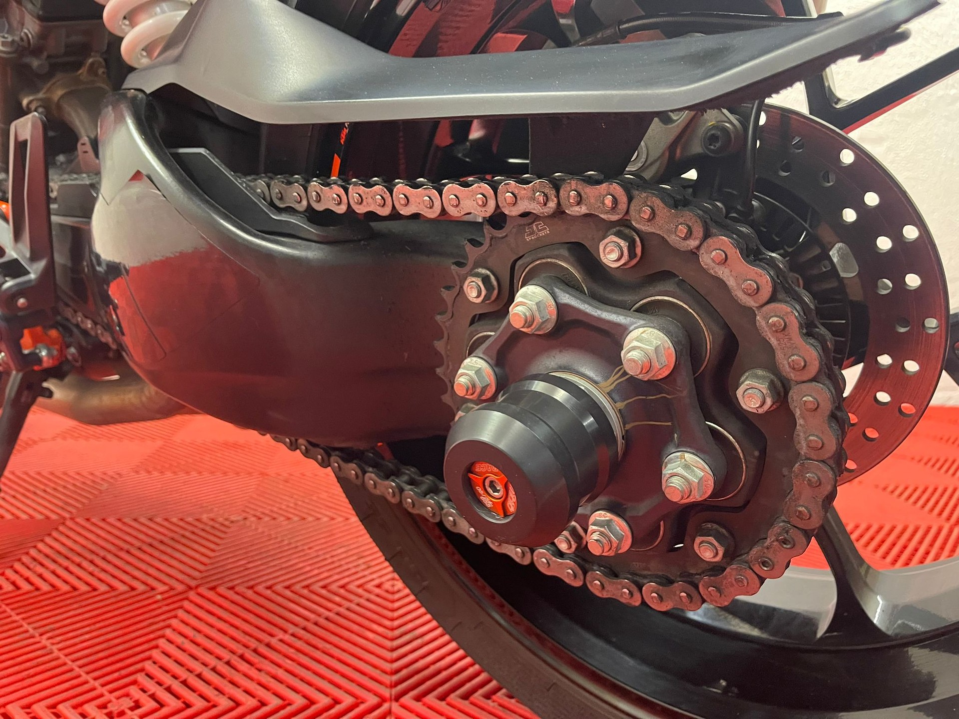 KTM 1290 Super Duke R-image-8