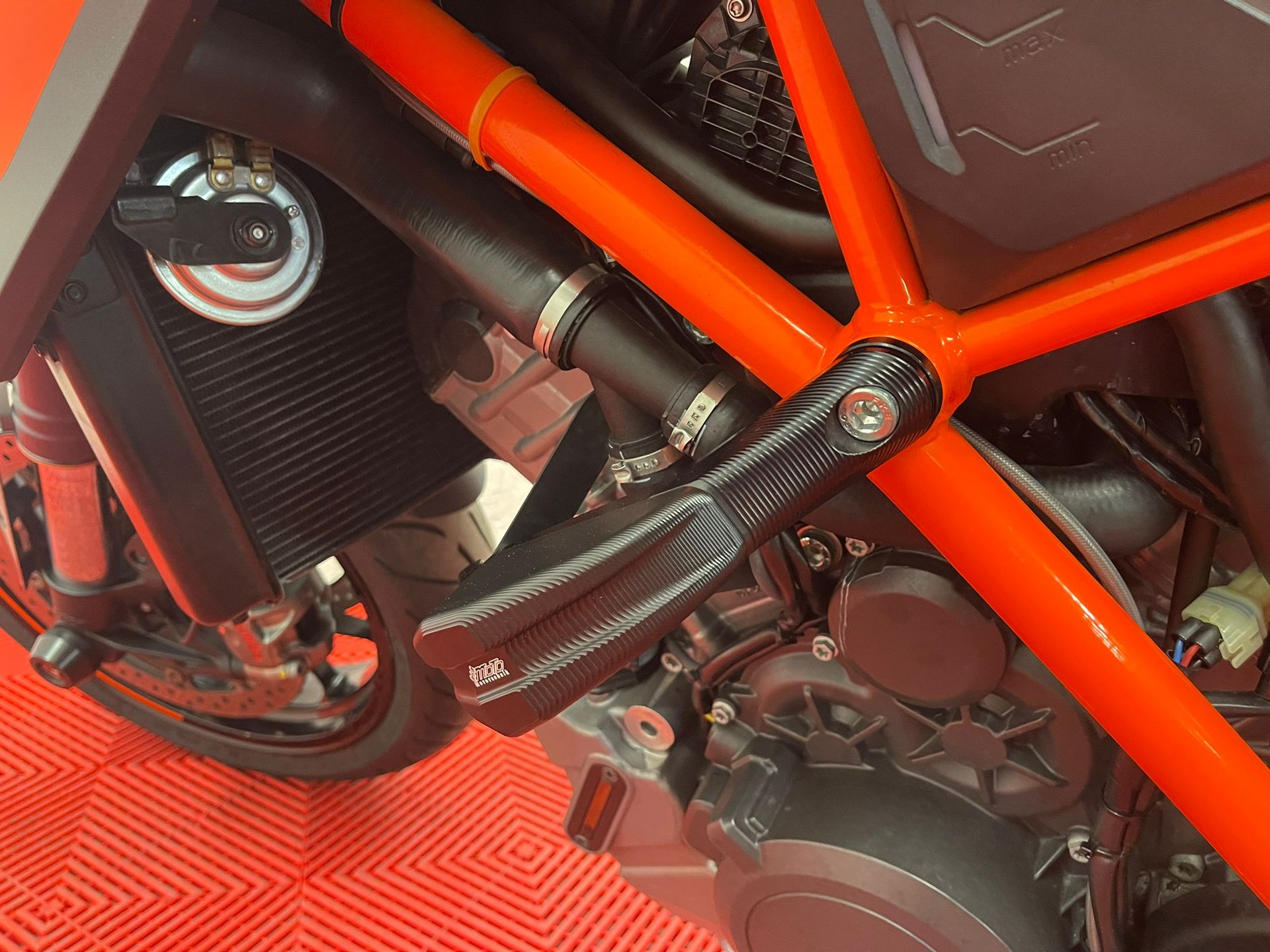 KTM 1290 Super Duke R-image-7