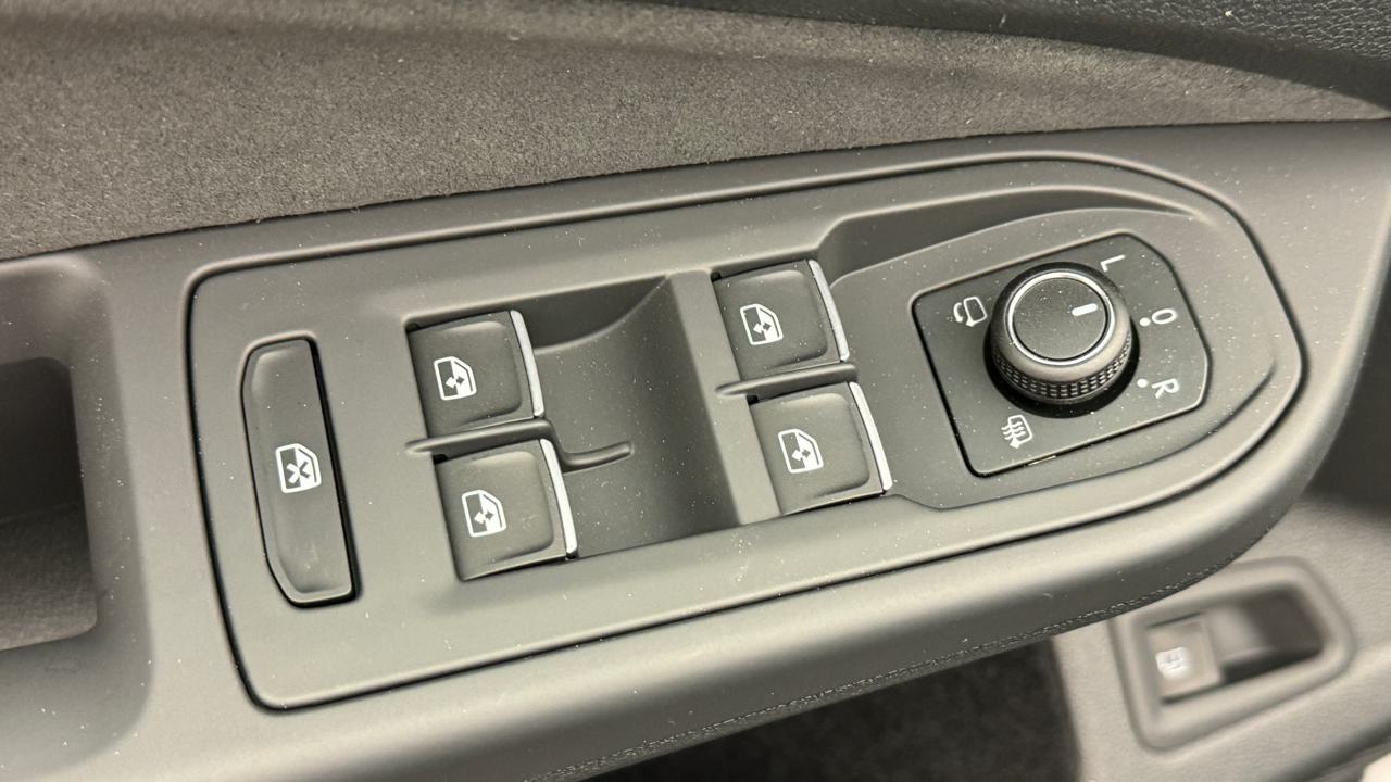 VW Golf VIII 1.5 TSI PHEV Limited-image-8