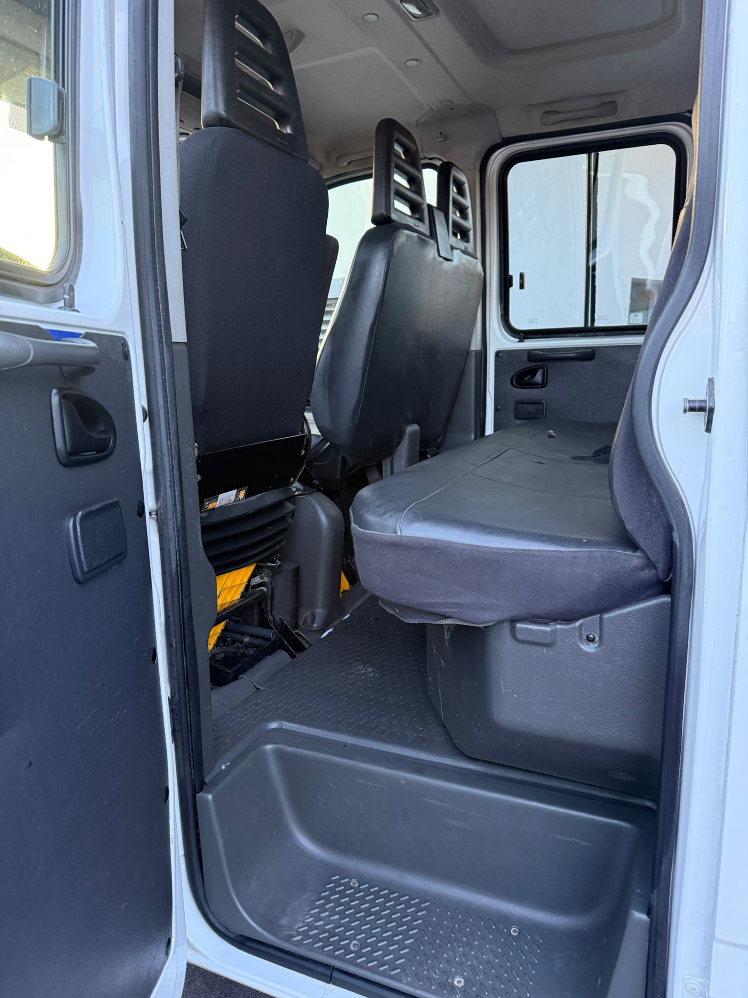 IVECO 35 C 17-image-8