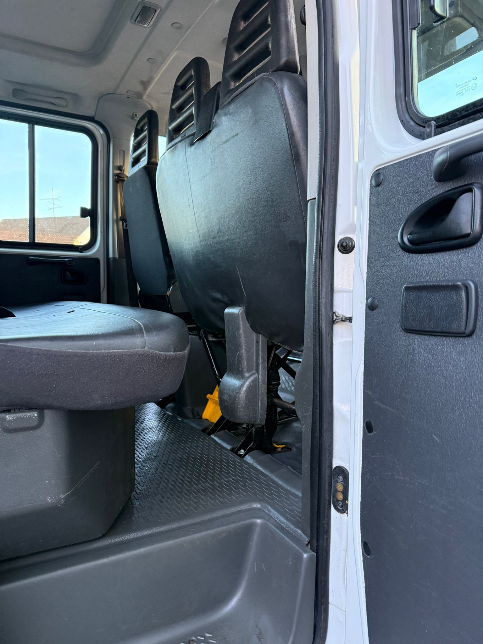 IVECO 35 C 17-image-10